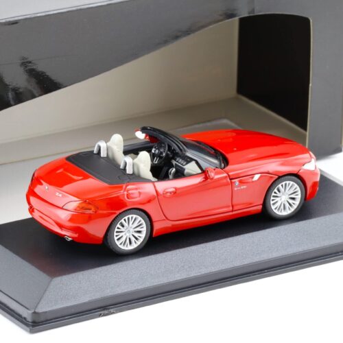 1:43 Minichamps BMW Z4 E89 Roadster sDrive35i Crimson red 2008 - Image 2