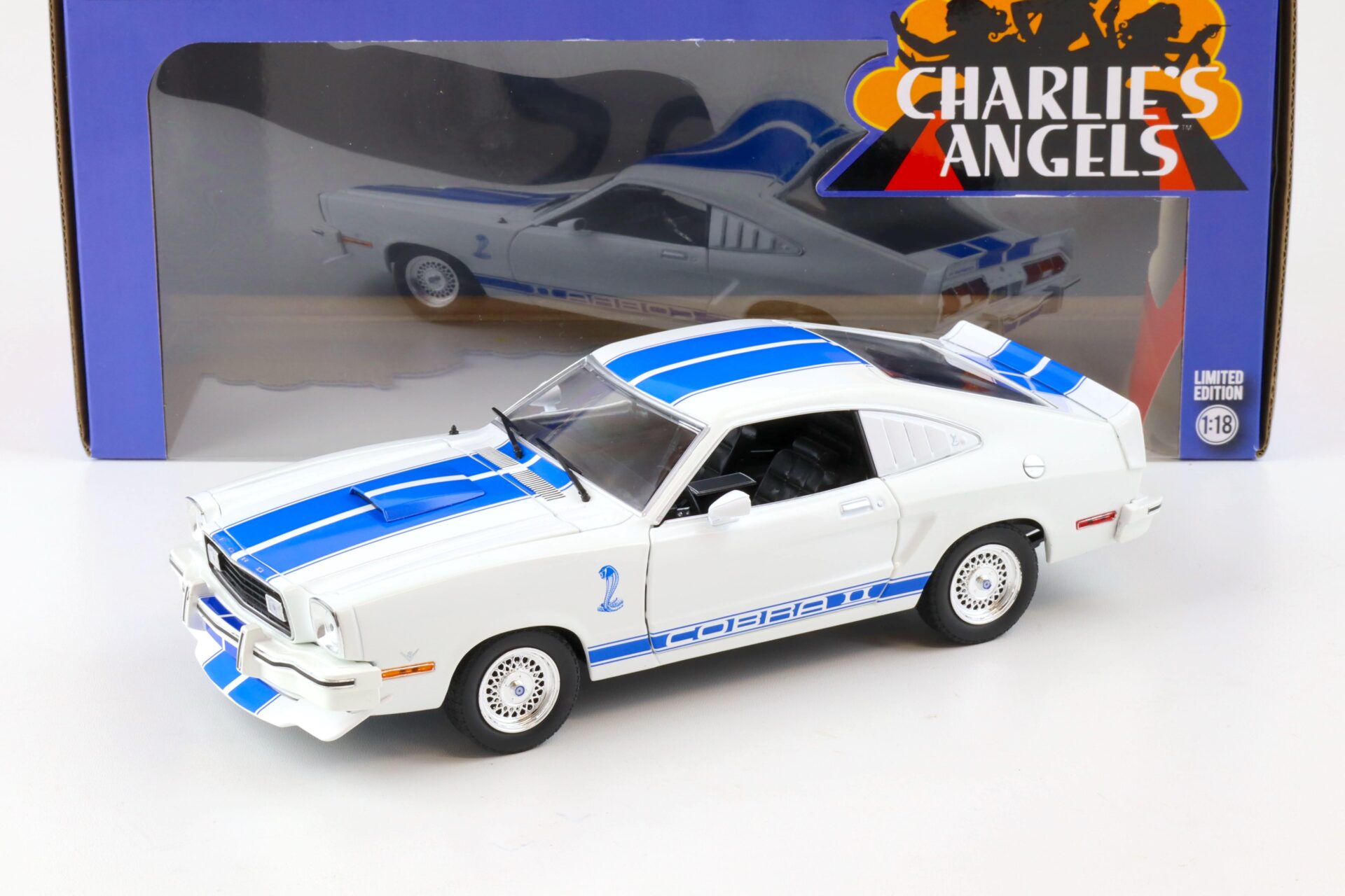 ID 80022 orig.jpg 1:18 Greenlight 1976 Ford Mustang II Cobra II white Jill Munroe Charlie's Angels