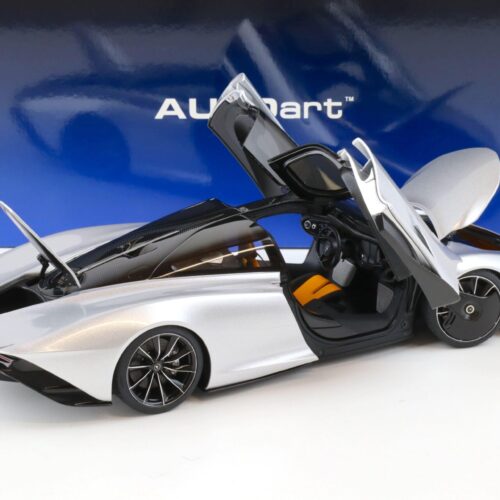 1:18 AUTOart McLaren Speedtail 2020 Supernova silver 76090