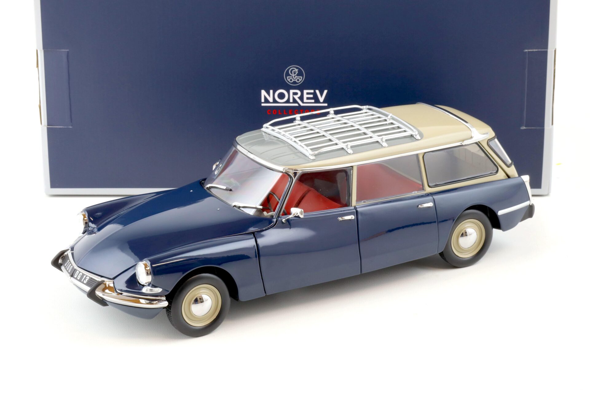 ID 80409 orig.jpg 1:18 Norev Citroen ID 19 Break 1967 Orient blue