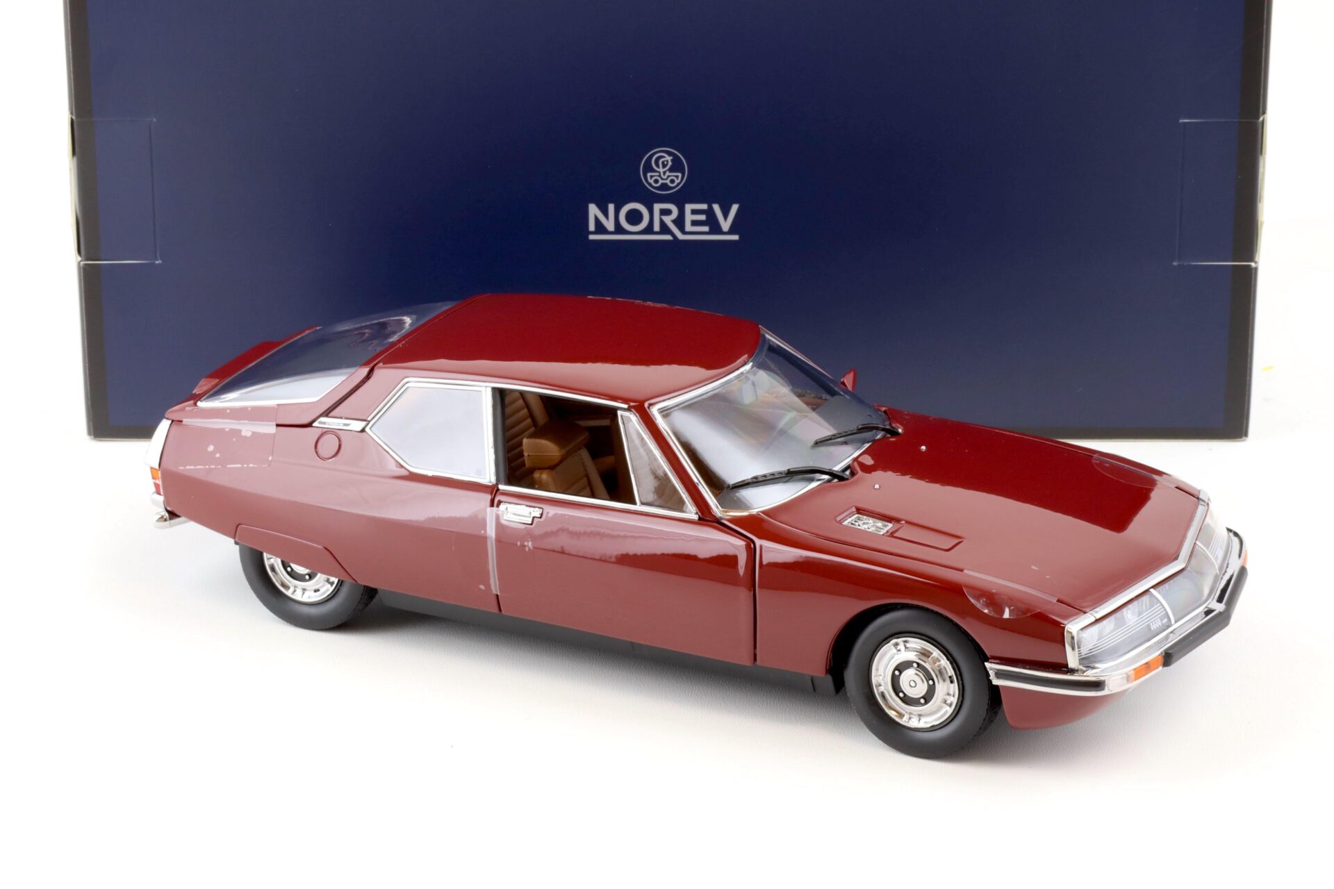 1:18 Norev Citroen SM 1972 Grenade red - Limited 300 pcs.