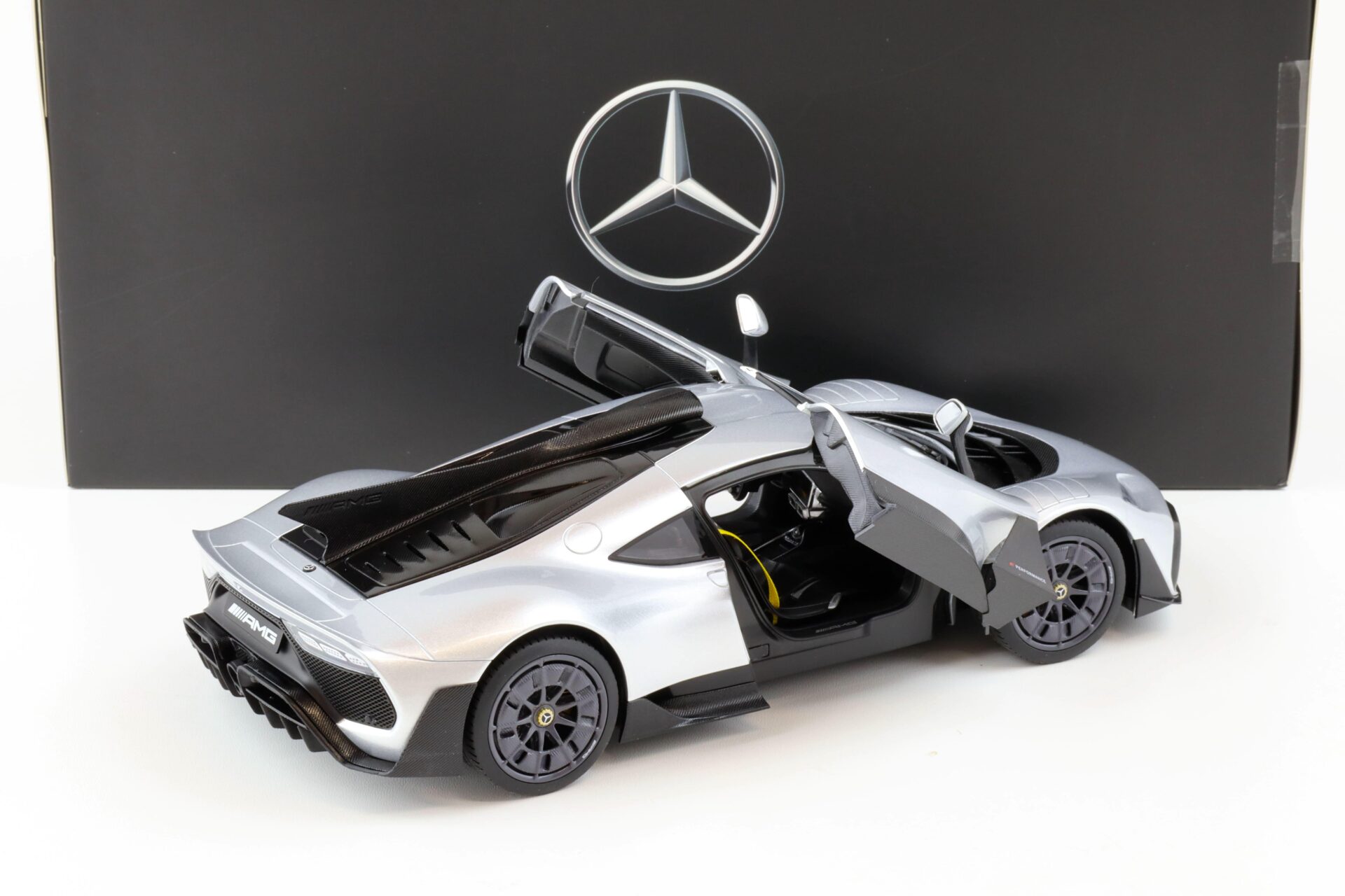 1:18 NZG Mercedes AMG ONE (C298) hightech silver 2022 DEALER VERSION