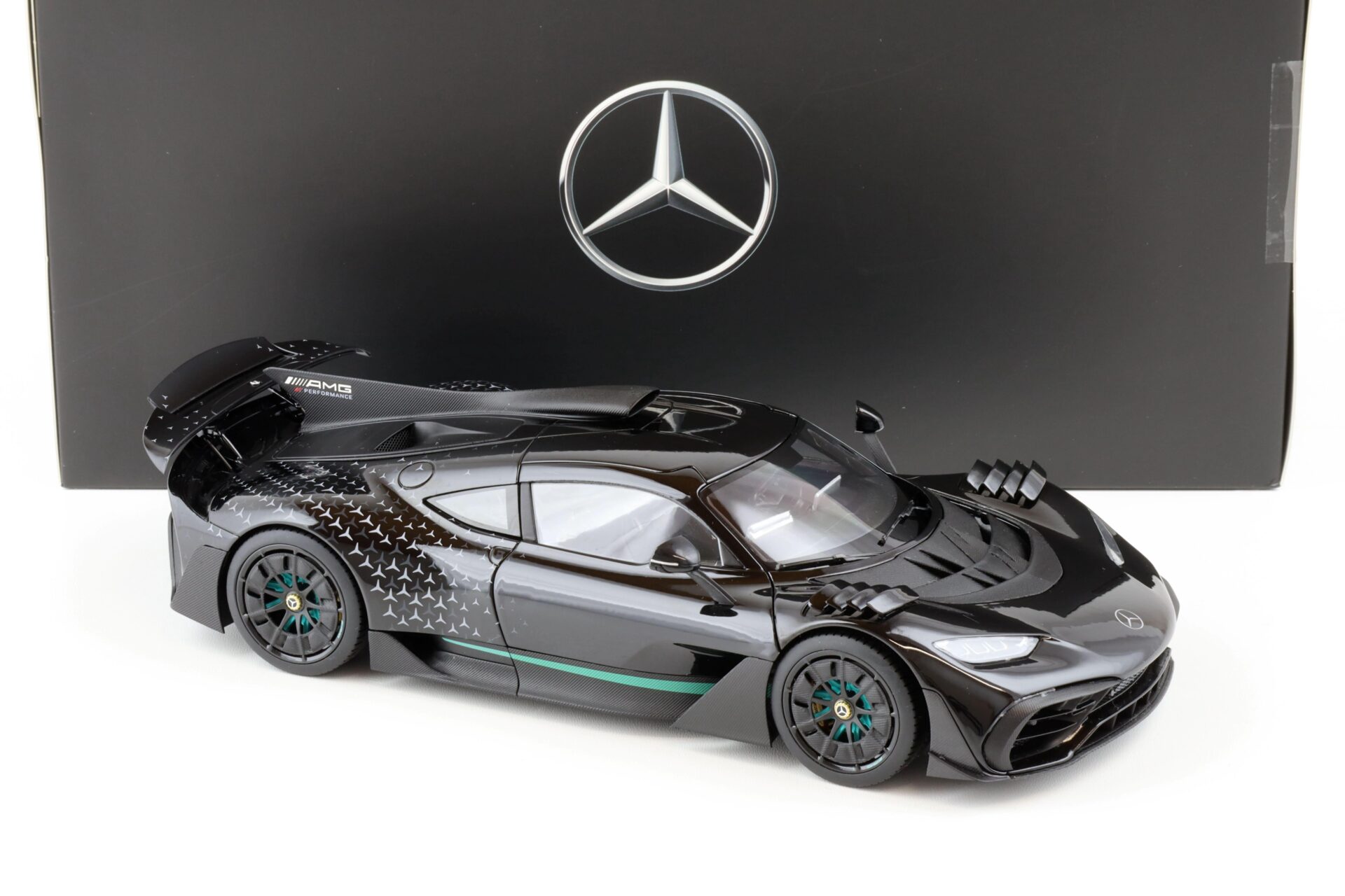 1:18 NZG Mercedes AMG ONE (C298) hyper black 2022 DEALER VERSION