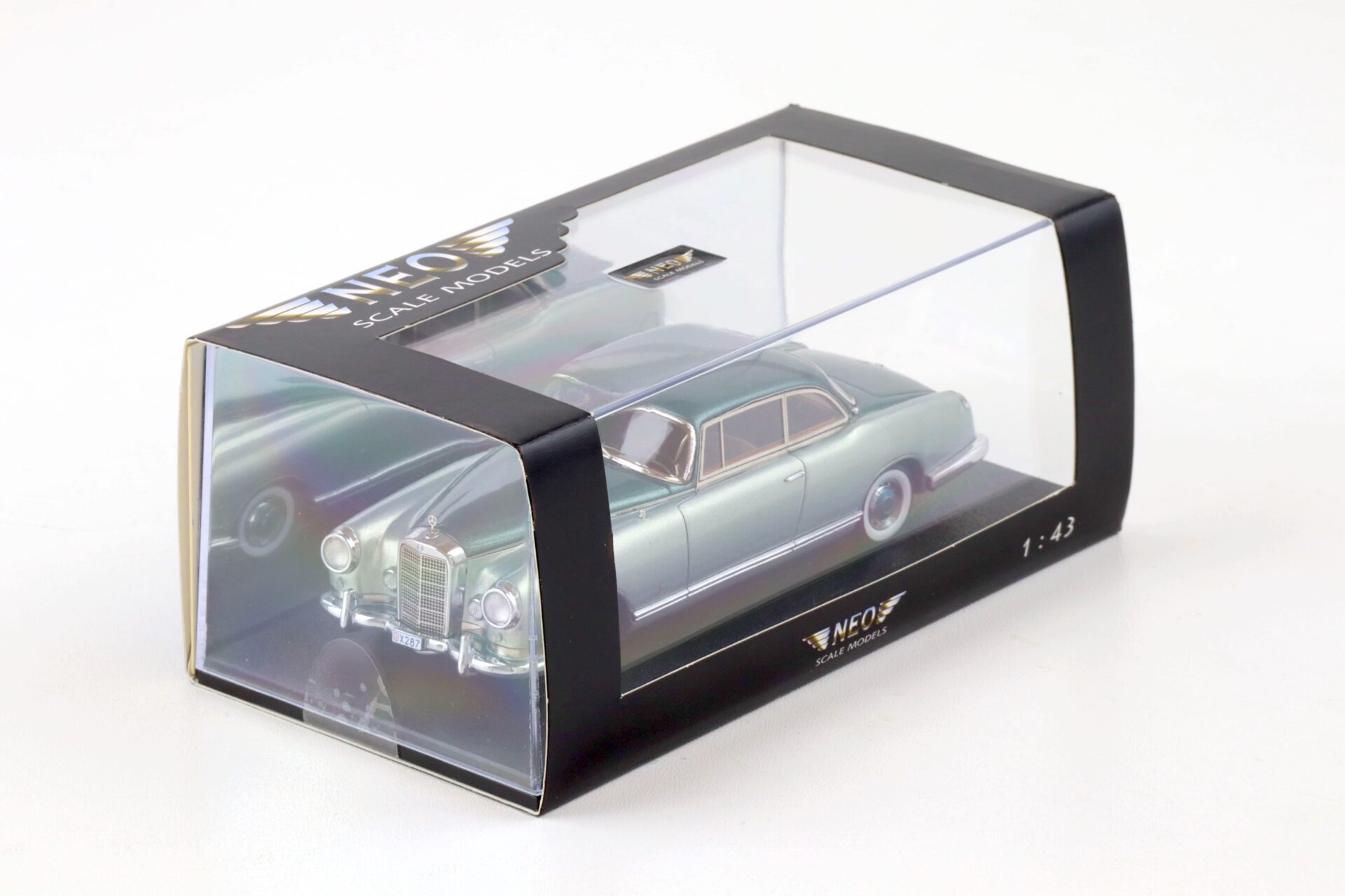 1:43 NEO Mercedes 300B Pininfarina Coupe 2-tone metallic green