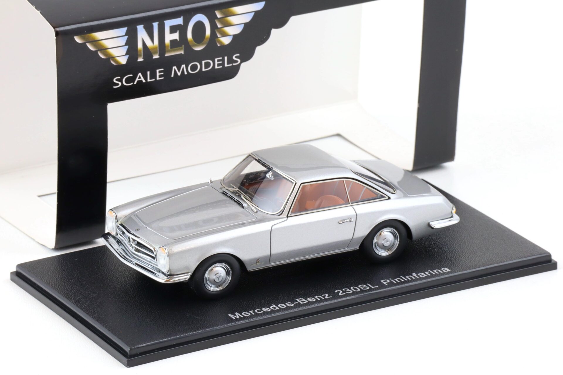 ID 80774 orig 1.jpg 1:43 NEO Mercedes 230SL Pininfarina Coupe silver