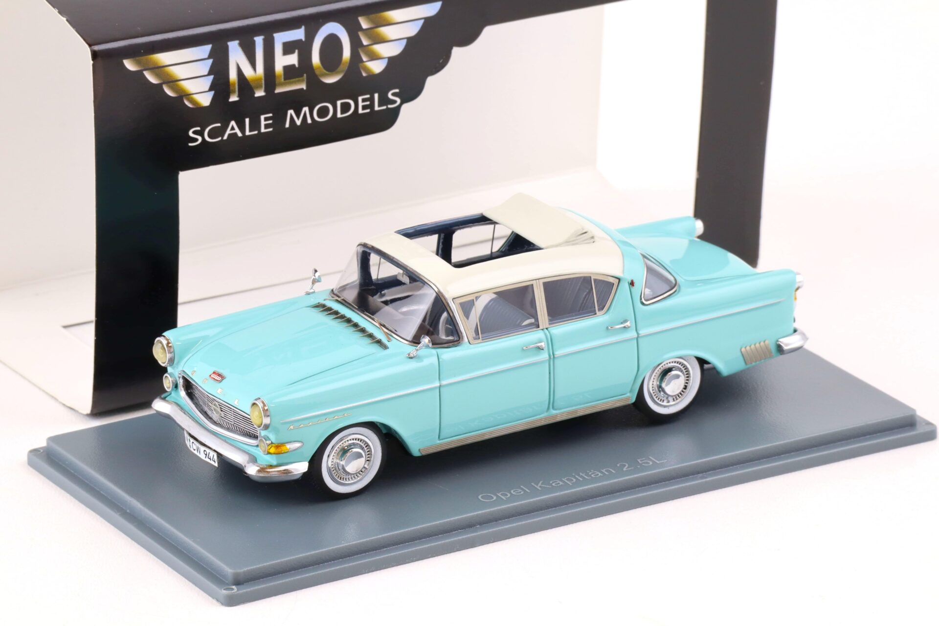 1:43 NEO Opel Kapitän 2.5L open top light blue/ white MCW Limited 300 pcs.