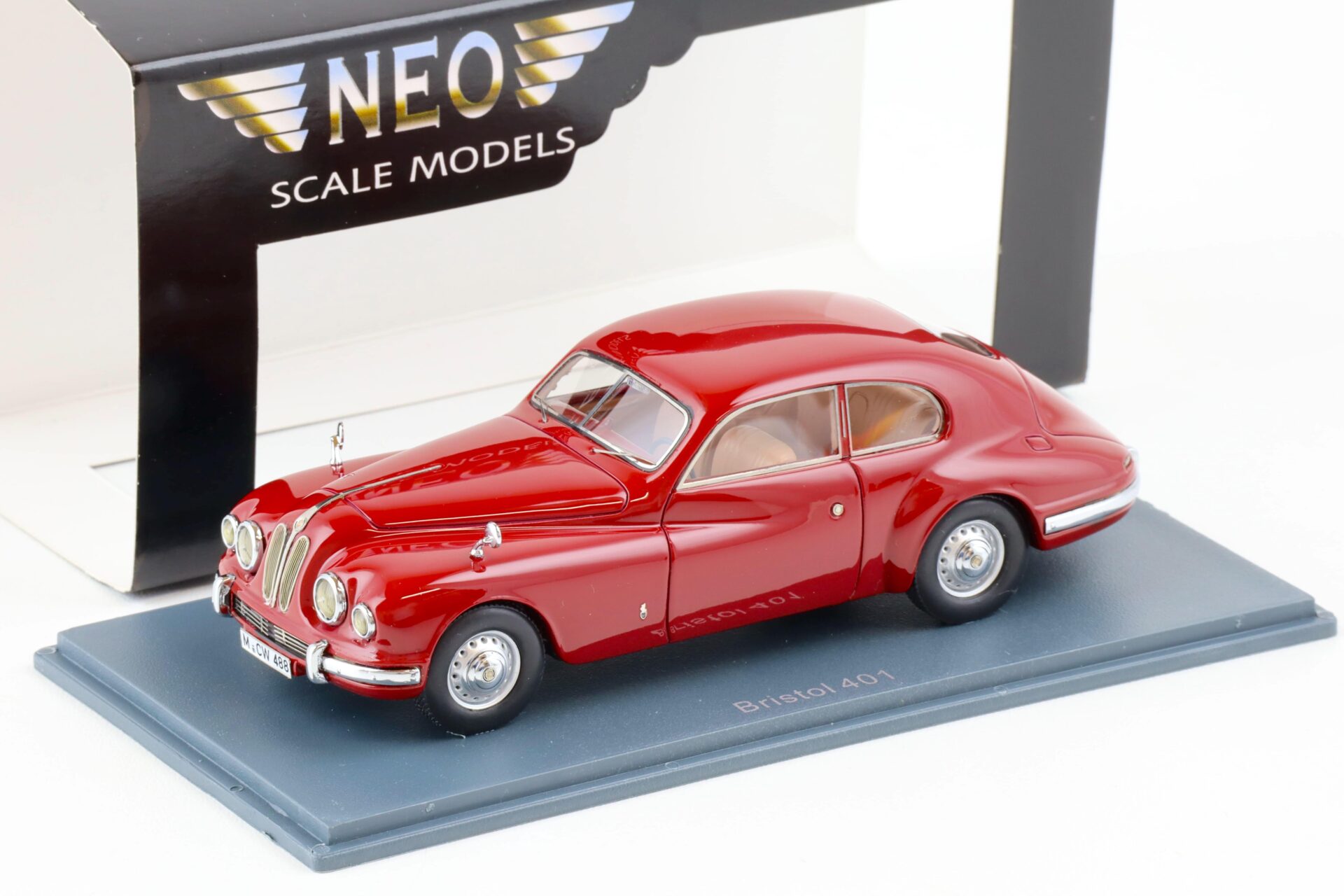 1:43 NEO Bristol 401 dark red 1948 MCW Limited 300 pcs.
