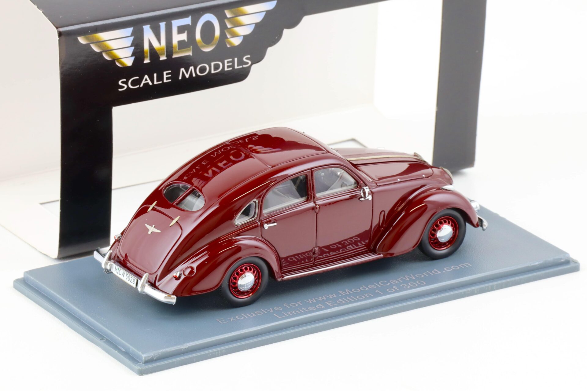 1:43 NEO Adler 2.5L Autobahn dark red MCW Limited 300 pcs.