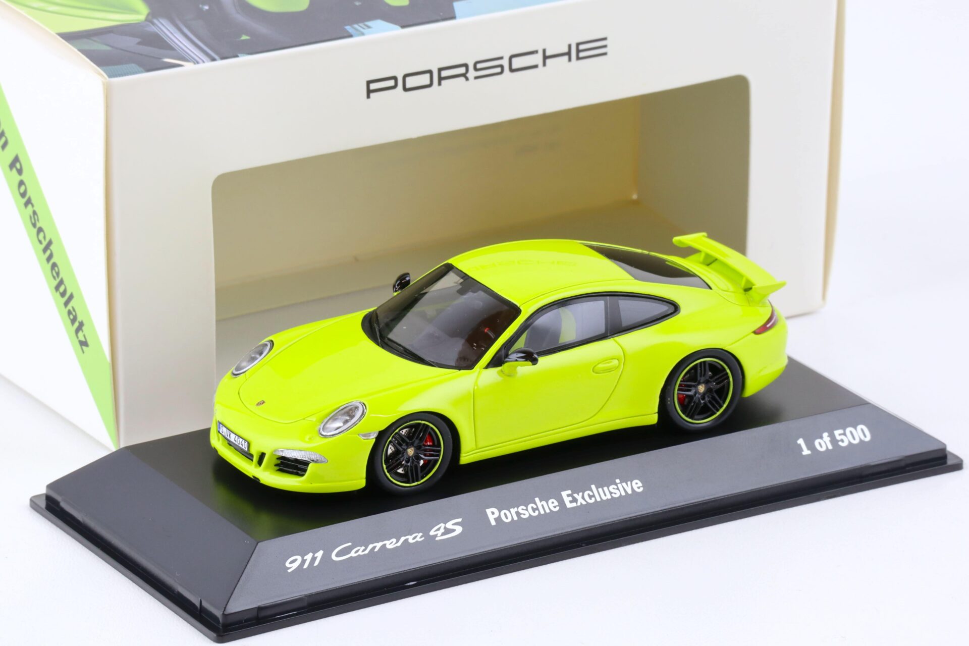 1:43 Spark Porsche 911 (991) Carrera 4S Coupe green Porsche Exclusive MAP DEALER