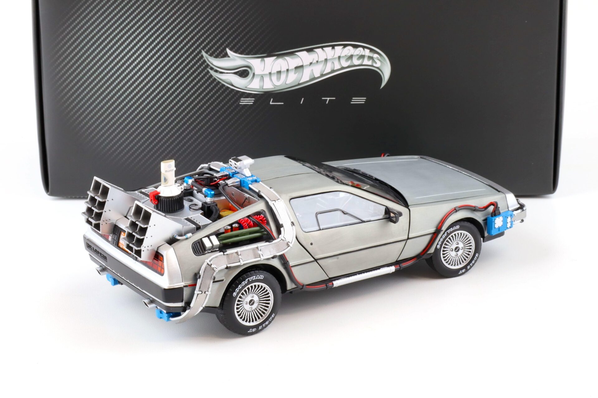 1:18 Hot Wheels Elite DMC DeLorean Back to the Future time Machine BCJ97