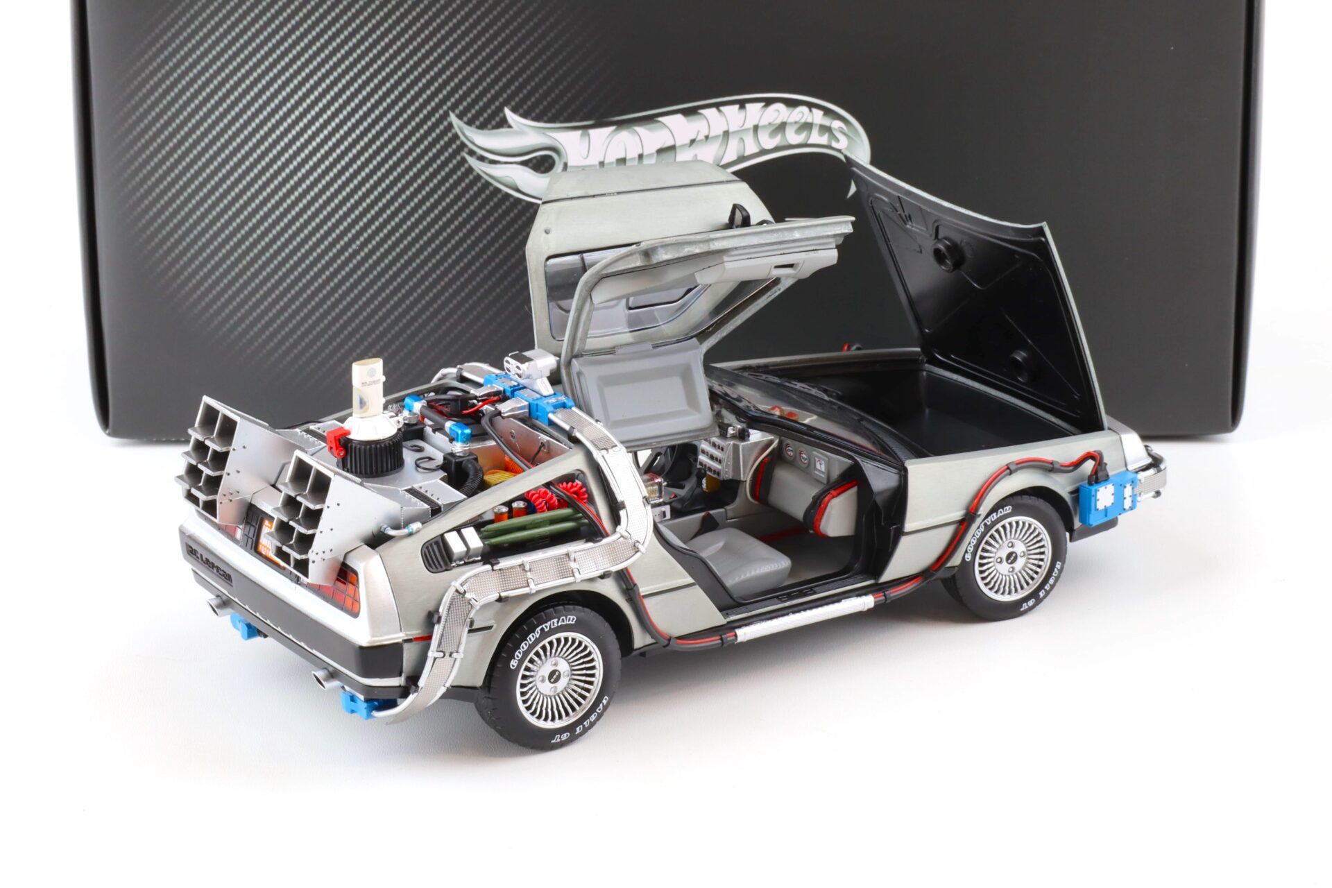 1:18 Hot Wheels Elite DMC DeLorean Back to the Future time Machine BCJ97