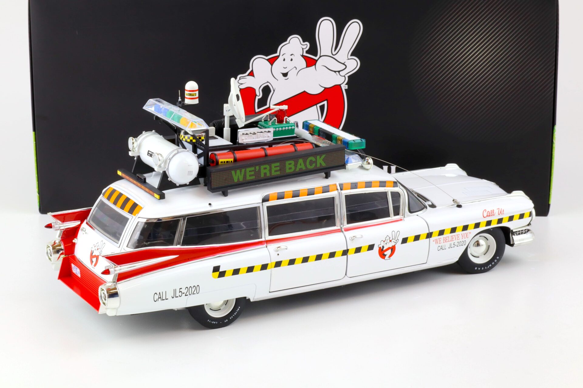 1:18 Hot Wheels Elite 1959 Cadillac Miller GHOSTBUSTERS ECTO 1A white X5470