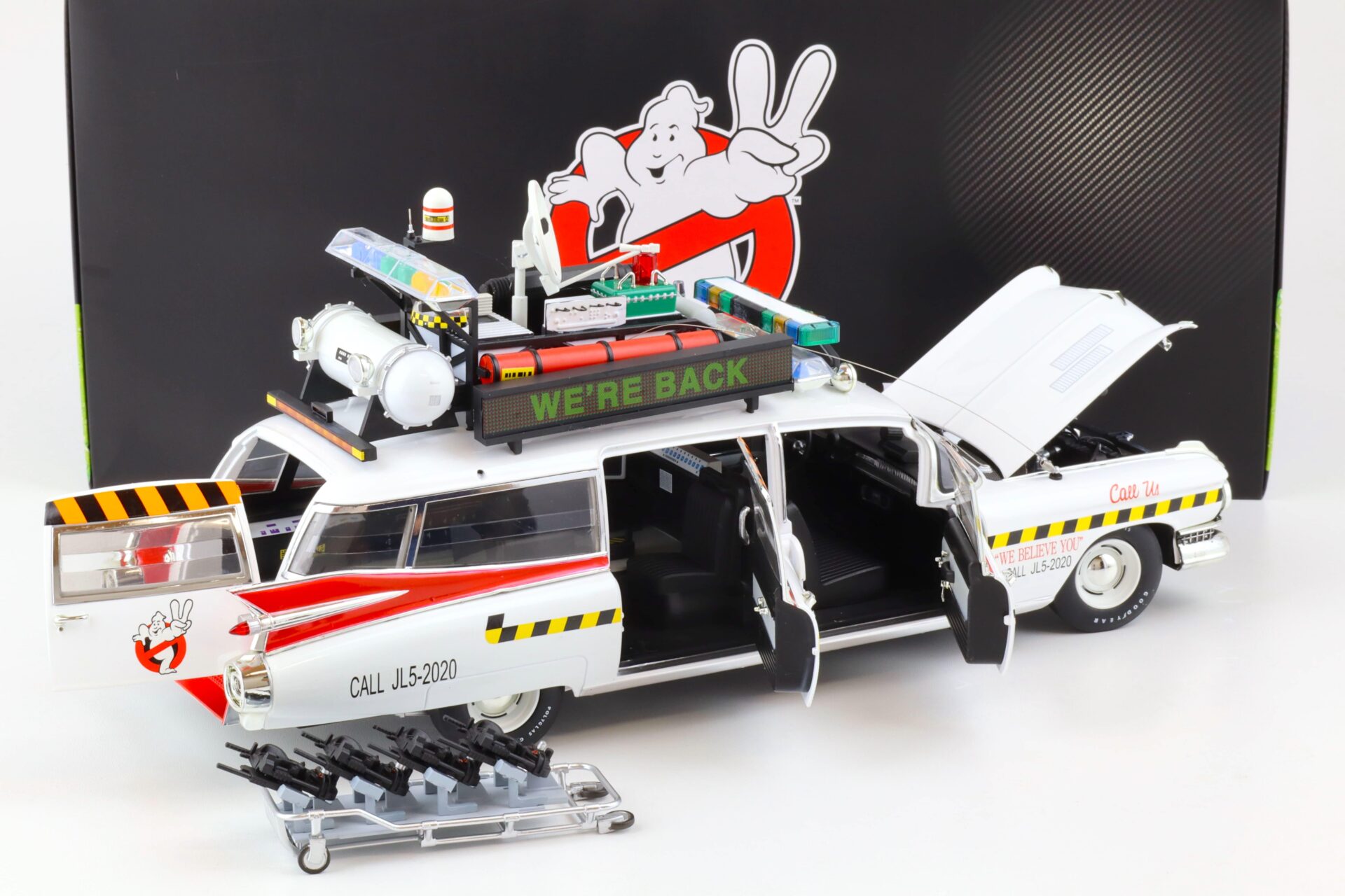 1:18 Hot Wheels Elite 1959 Cadillac Miller GHOSTBUSTERS ECTO 1A white X5470