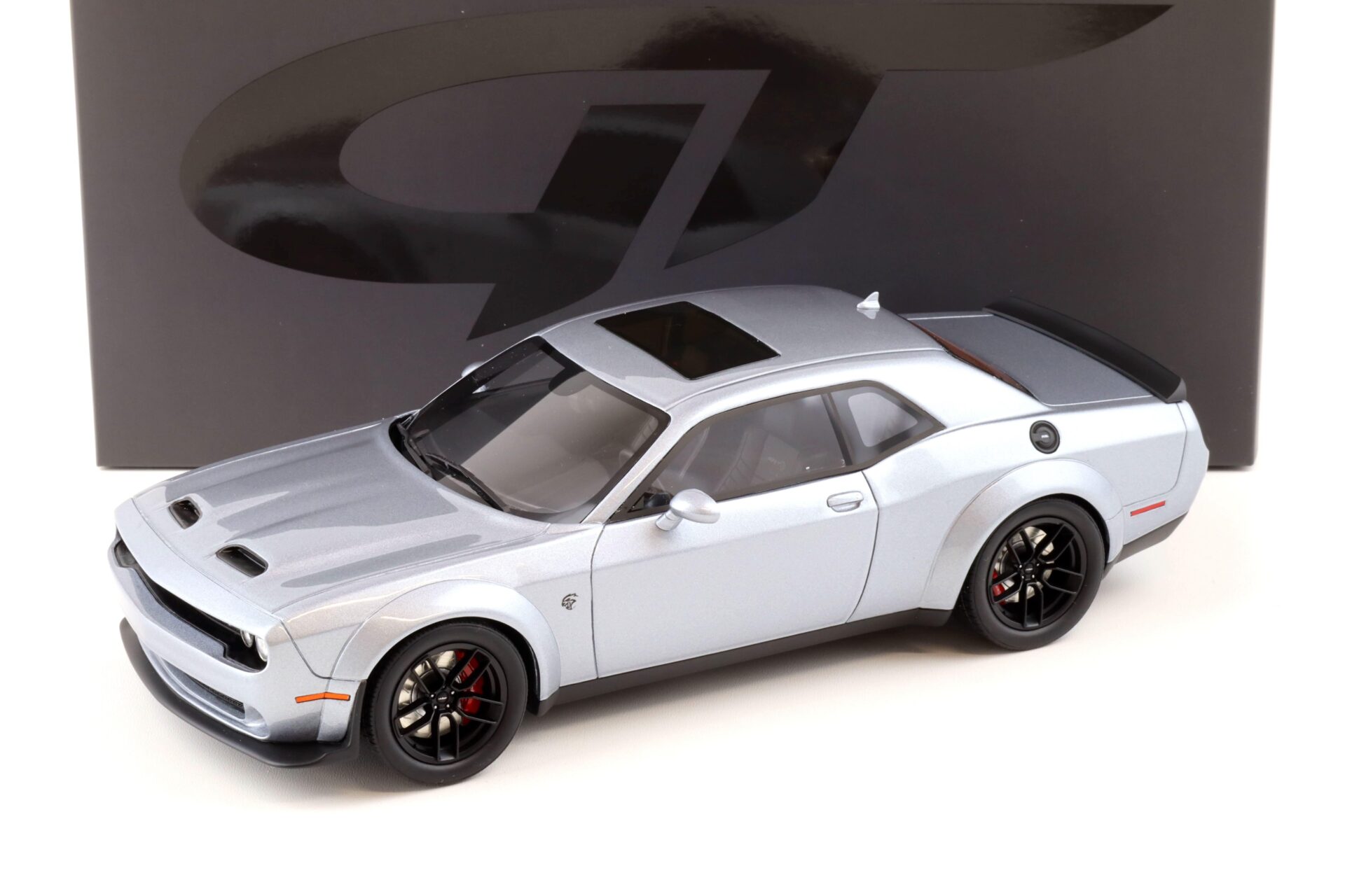 ID 81354 orig.jpg 1:18 GT Spirit GT226 Dodge Challenger Hellcat Redeye 2019 silver
