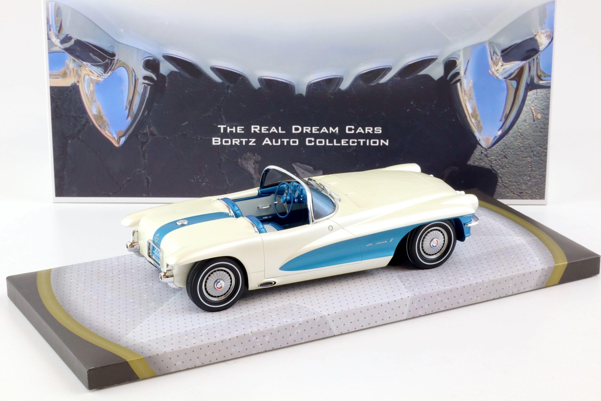 1:18 Minichamps 1955 General Motors LaSalle II Roadster Concept white Bortz Auto Collection