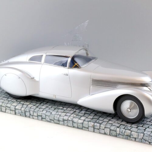 1:18 Minichamps 1938 Dubonnet Hispano-Suiza H6C Xenia The Mullin Automotive Collection