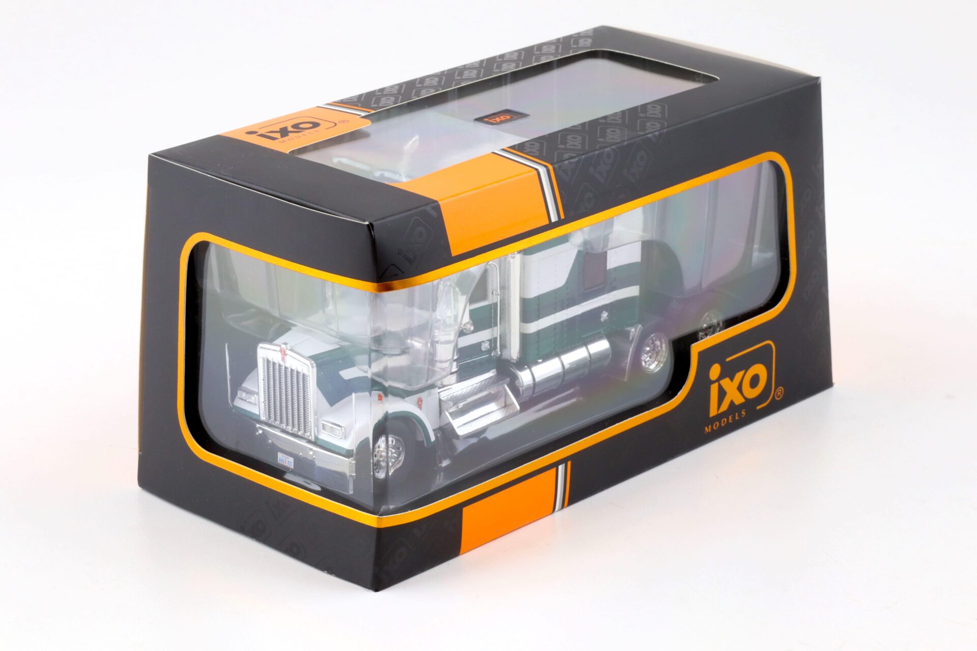 1:43 IXO 1990 Kenworth W900 Big Sleeper SZM Truck white/ green