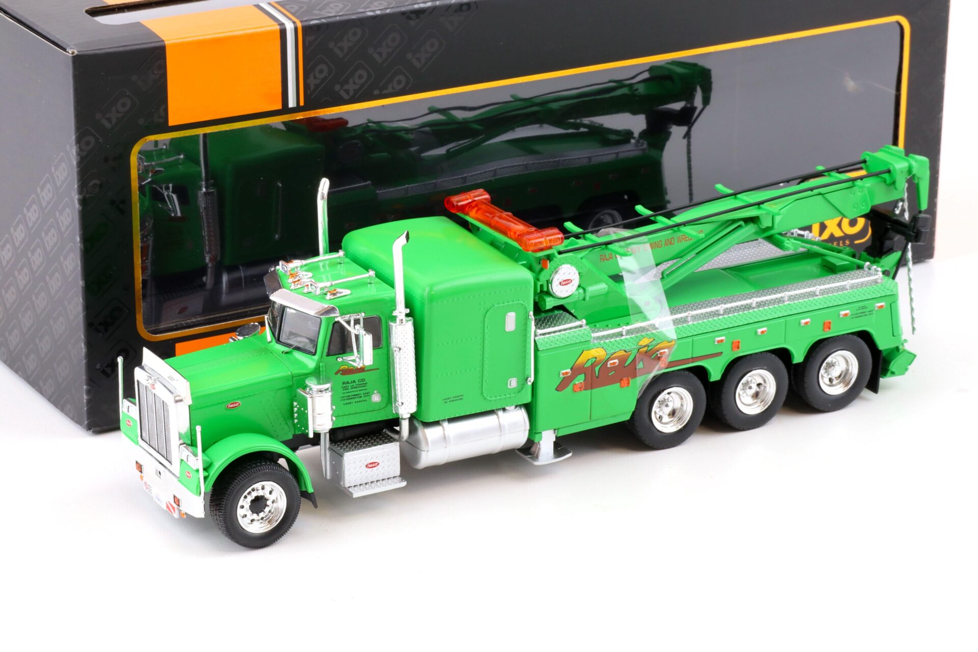 1:43 IXO 1970 Peterbilt 359 Wrecker Truck Abschlepper Tow Truck green