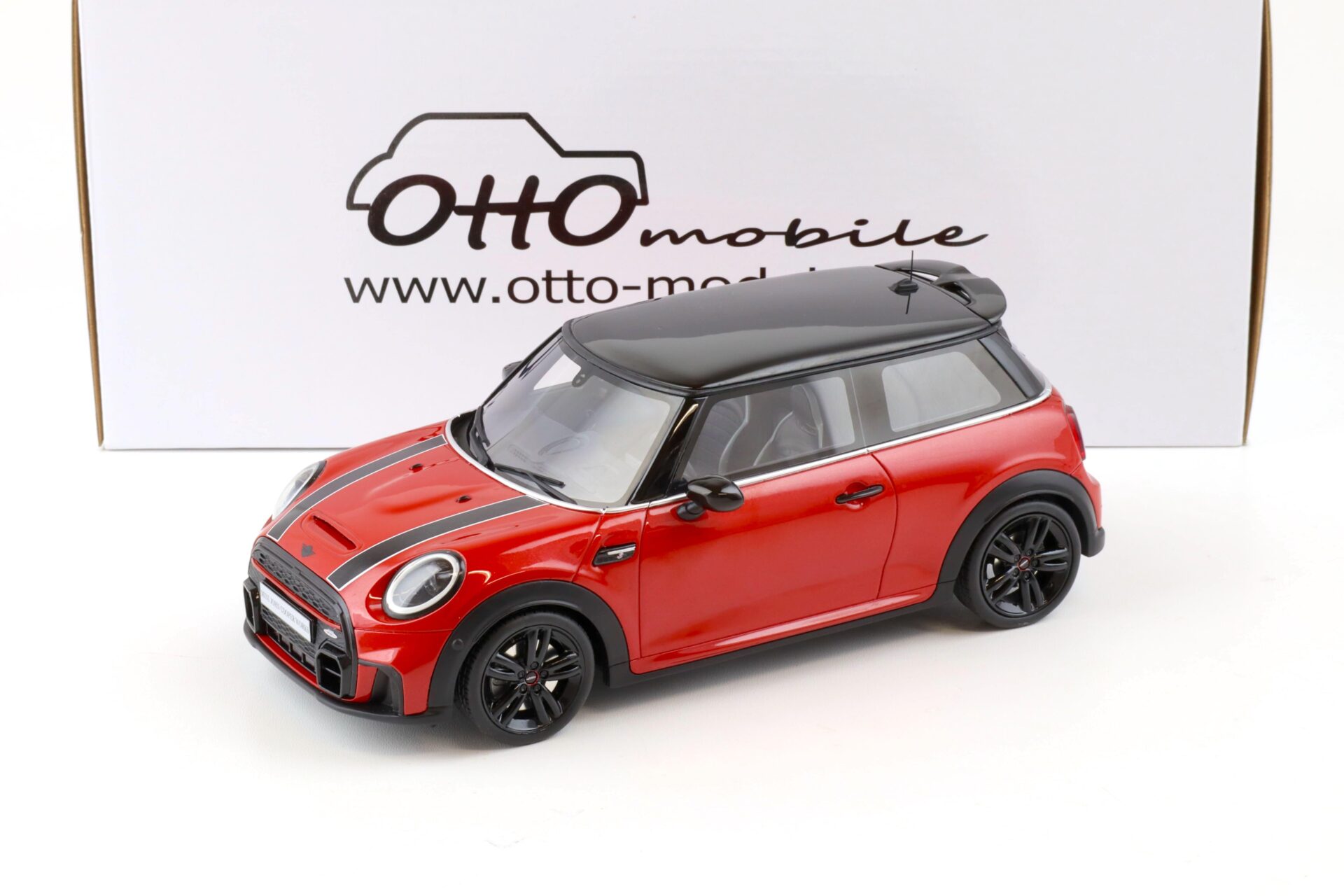 ID 81610 orig.jpg 1:18 OTTO mobile OT984 Mini Cooper S JCW John Cooper Works Package red 2021