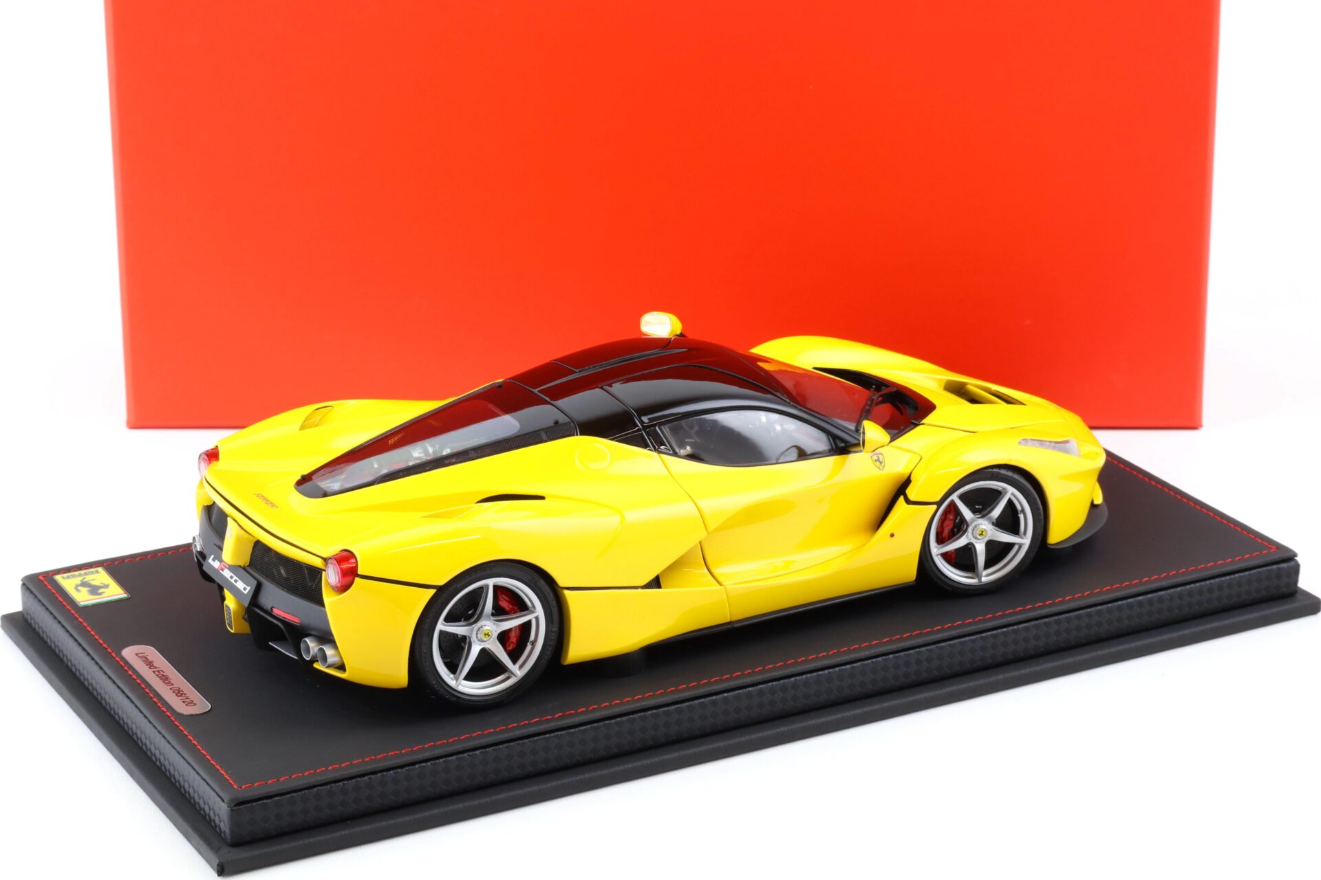 1:18 BBR Ferrari LaFerrari Modena yellow/ Gloss black roof - Limited 120 pcs.