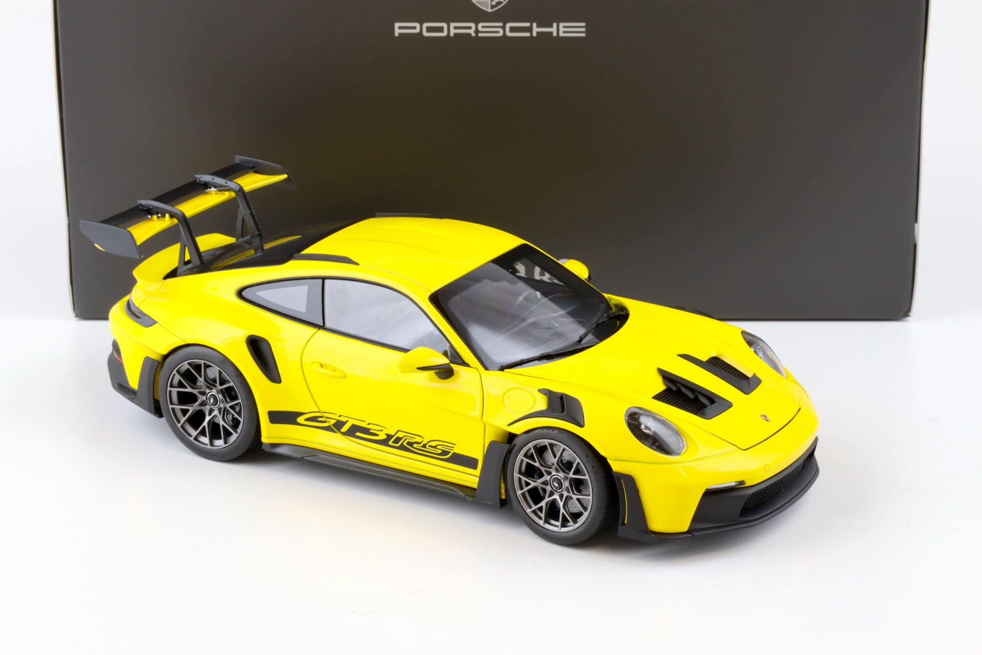 1:18 Norev Porsche 911 (992) GT3 RS Coupe 2022 Racing yellow WAP DEALER