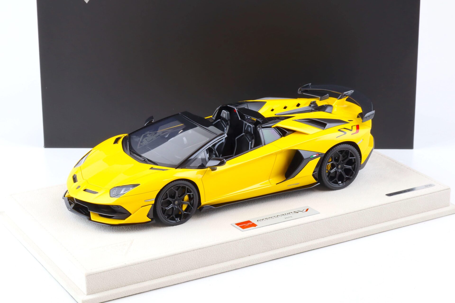 ID 81909 orig.jpg 1:18 EIDOLON MAKE UP Lamborghini Aventador SVJ Roadster 2019 Giallo Inti - Limited 30 pcs.