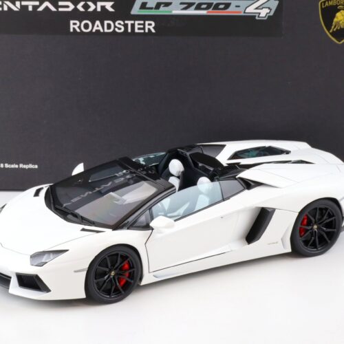 1:18 AUTOart Lamborghini Aventador LP700-4 Roadster bianco Isis/ white