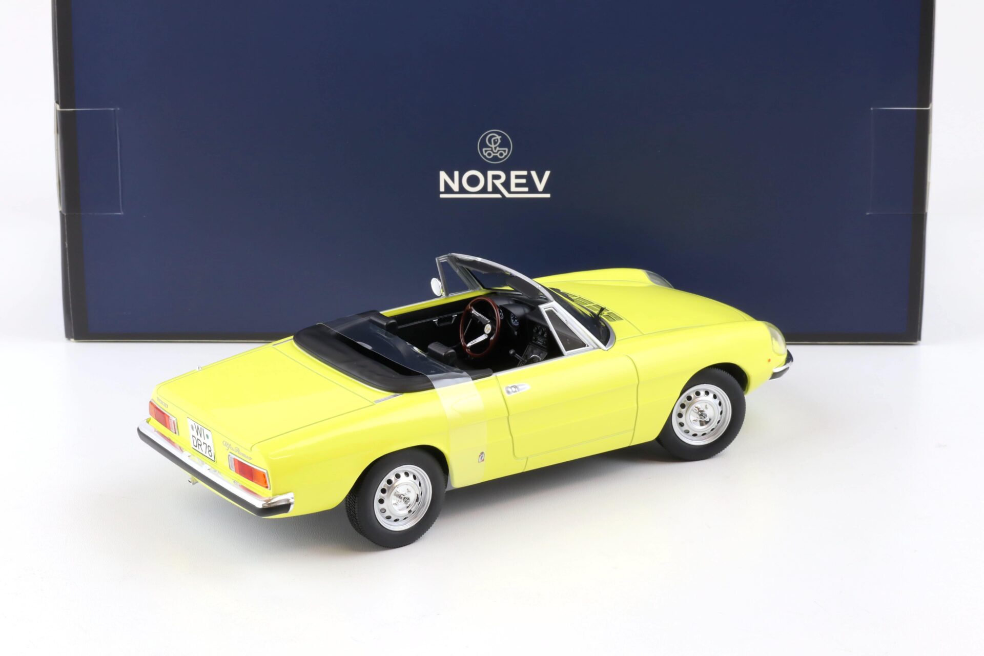 1:18 Norev Alfa Romeo 2000 Spider 1978 yellow - Limited 300 pcs.