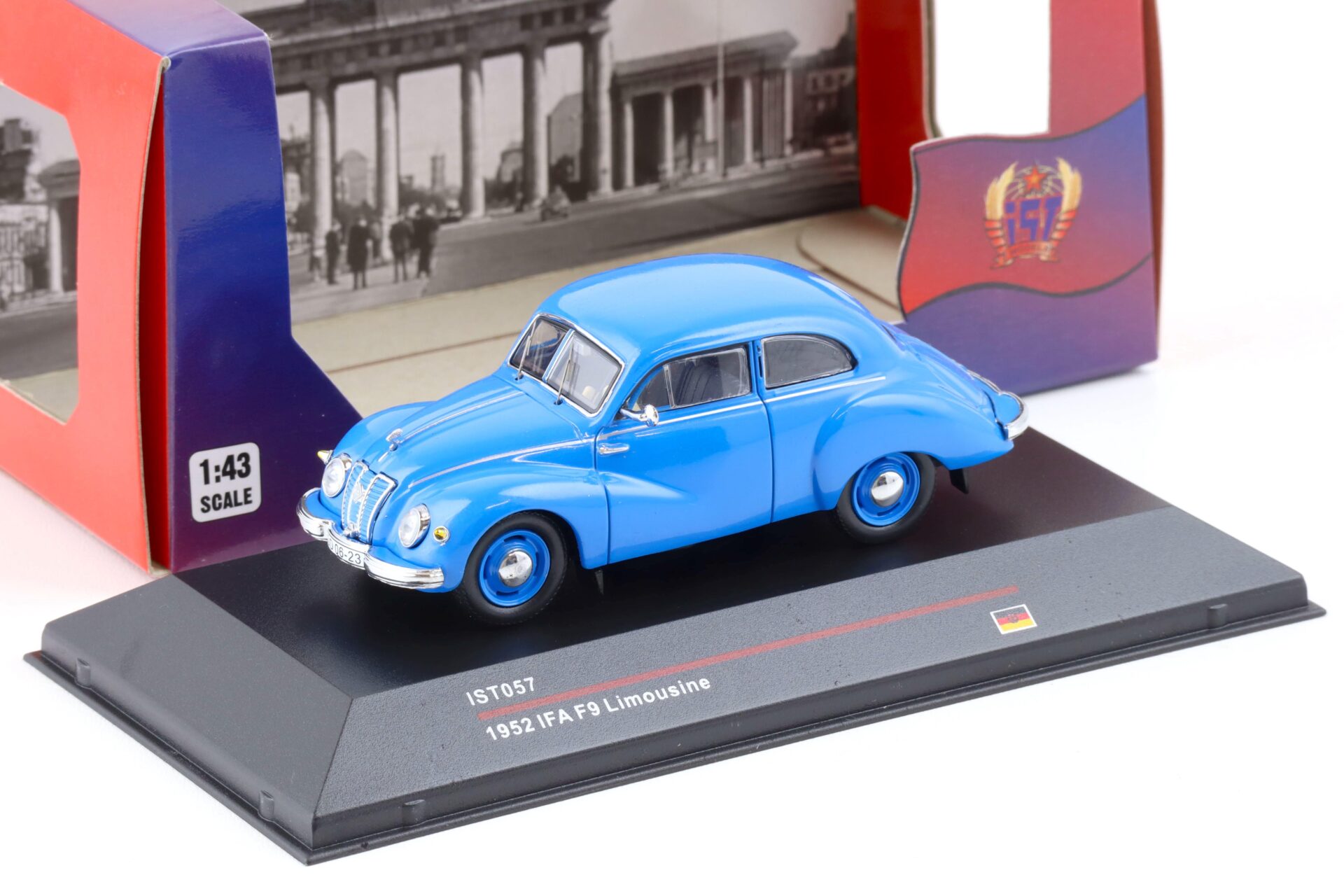 1:43 IST Models IFA F9 Limousine 1952 blue