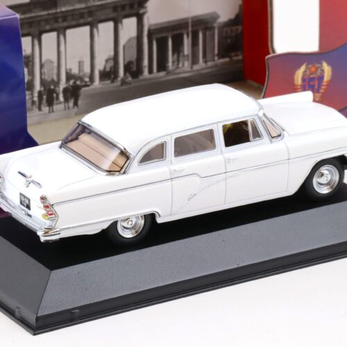 1:43 IST Models GAZ 13 Tchaika Limousine 1965 white
