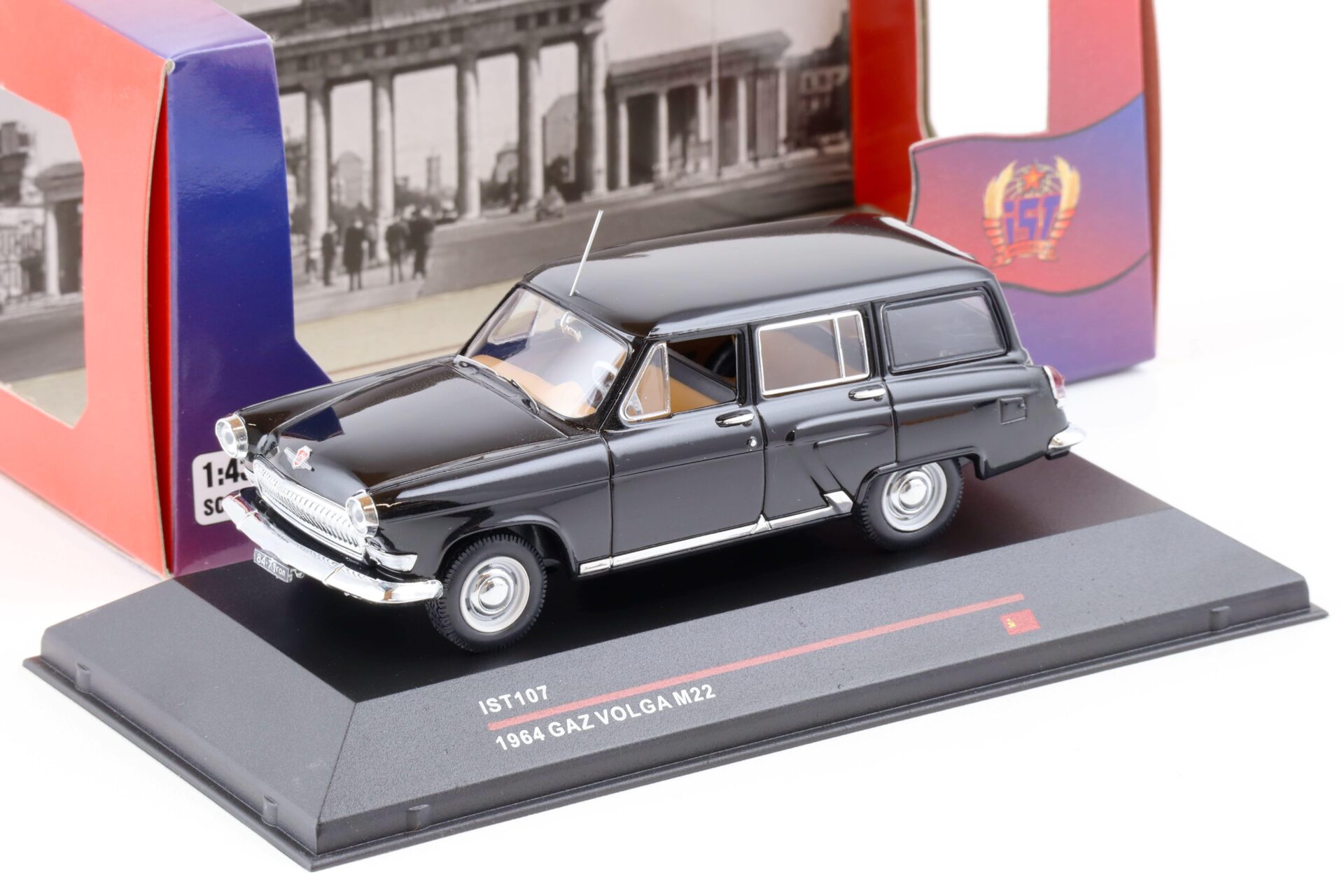 1:43 IST Models GAZ Volga M22 black 1964