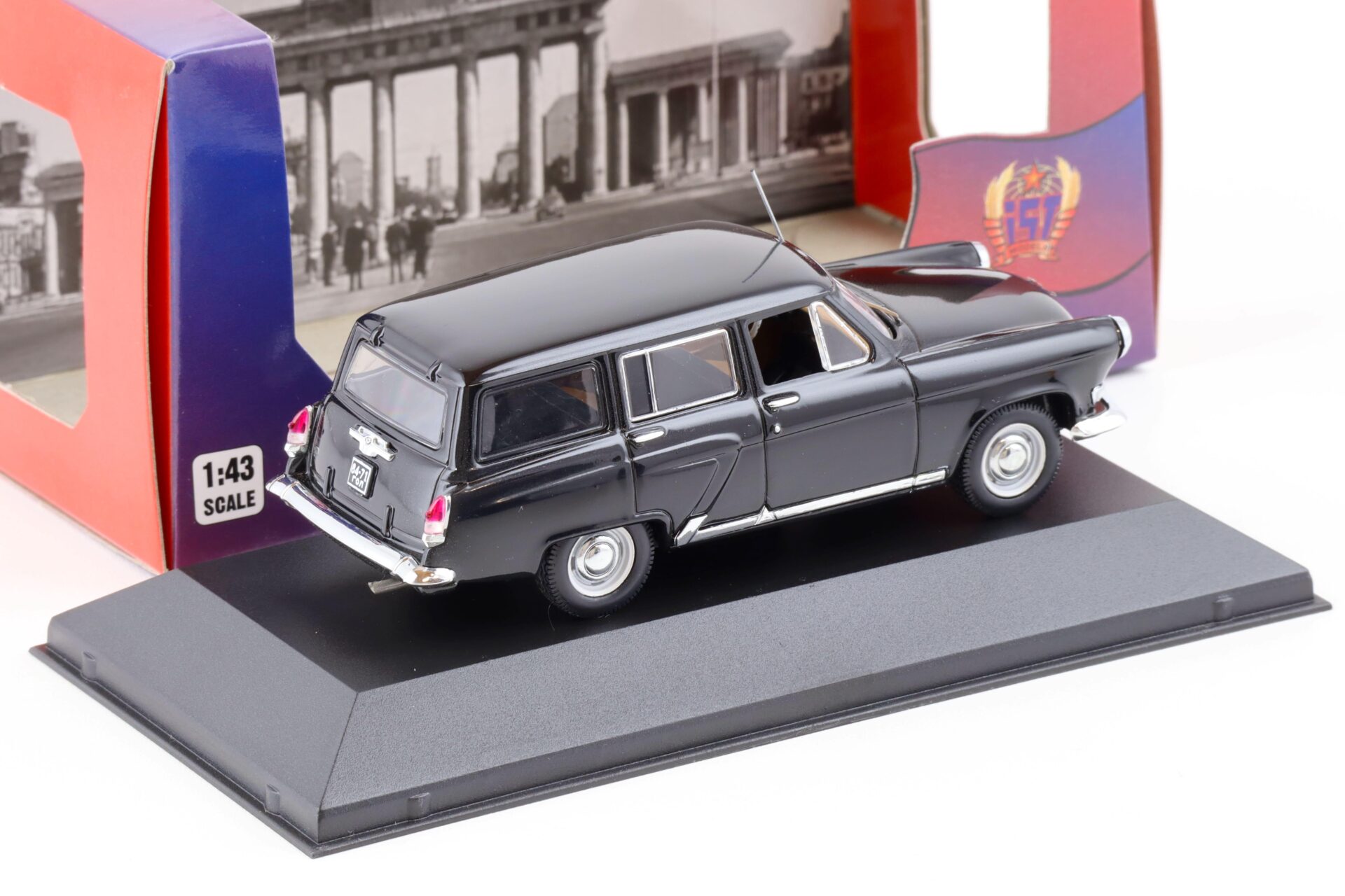 1:43 IST Models GAZ Volga M22 black 1964