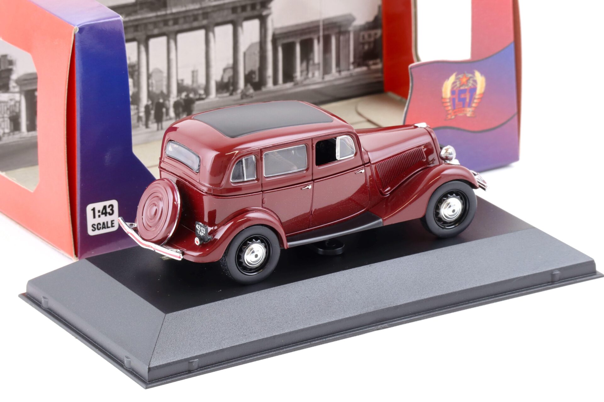 1:43 IST Models GAZ M1 dark red 1942