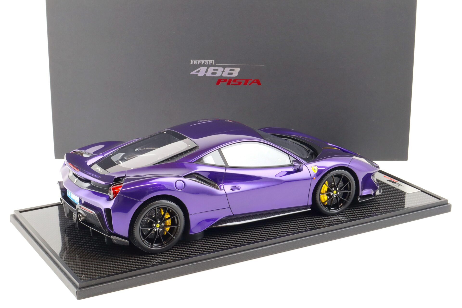 1:12 BBR Ferrari 488 Pista Viola Al Humad/ yellow stripe - Limited 21 pcs.