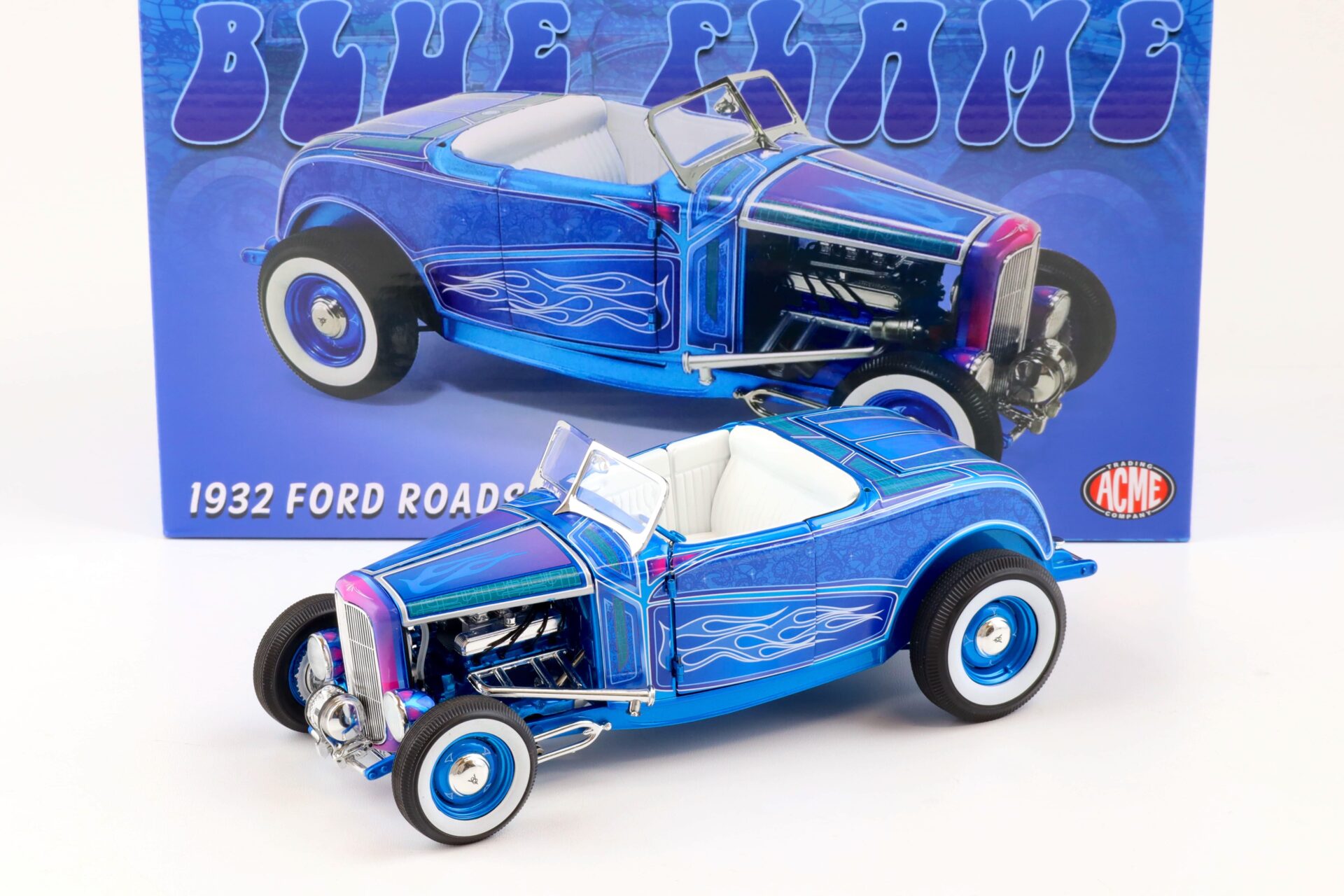 1:18 ACME 1932 Ford Roadster Hot Rod BLUE FLAME with white Top A1805024