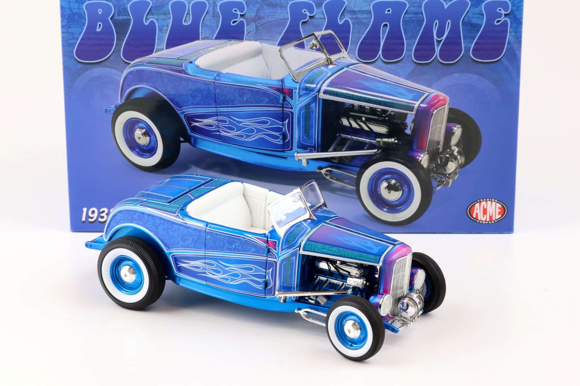 1:18 ACME 1932 Ford Roadster Hot Rod BLUE FLAME with white Top A1805024