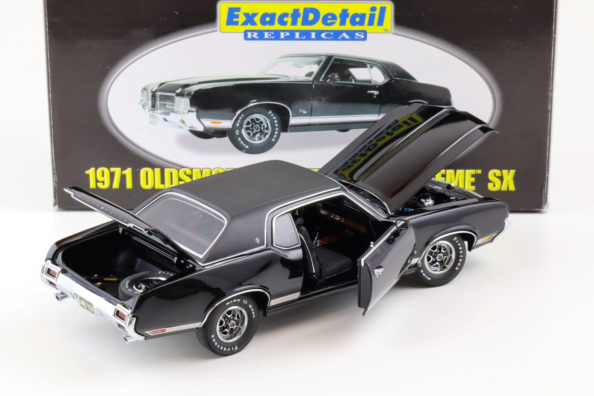 1:18 Exact Detail 1971 Oldsmobile Cutlass Supreme SX Coupe black