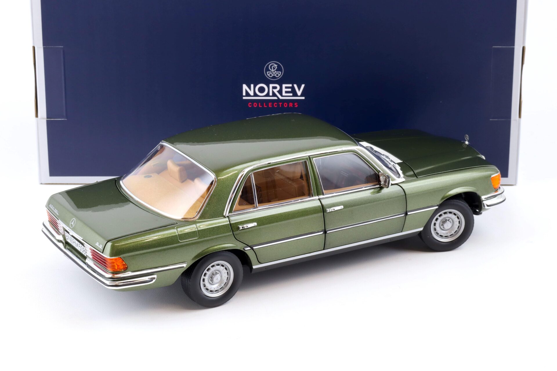 1:18 Norev Mercedes 450 SEL 6.9 Limousine green metallic 1976