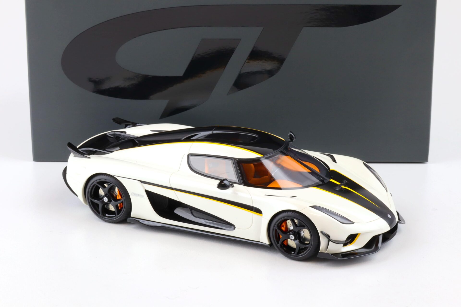 1:18 GT Spirit GT391 Koenigsegg Regera white metallic/ black 2018