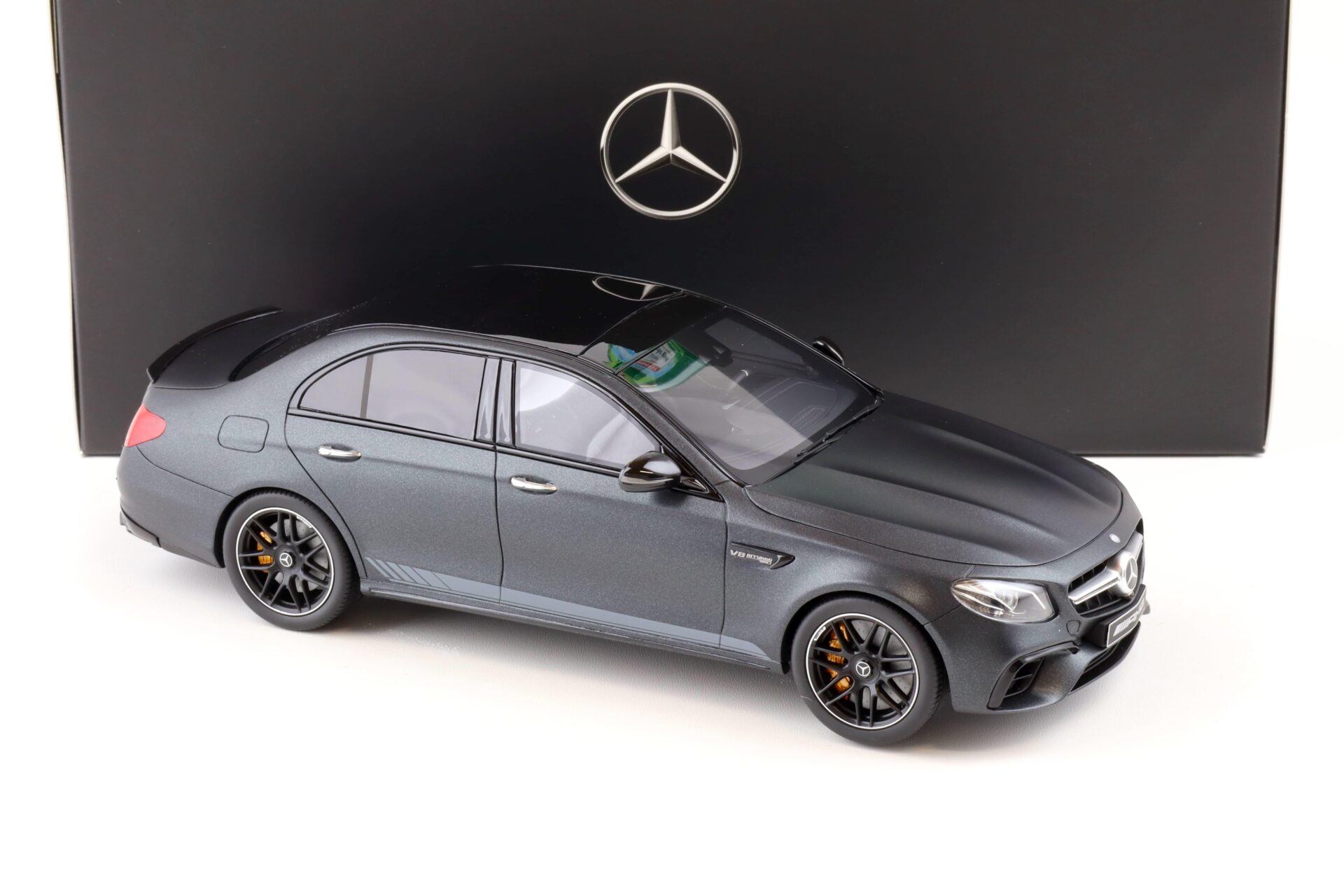 1:18 GT Spirit Mercedes E63 S Edition 1 W213 Limousine night black DEALER VERSION