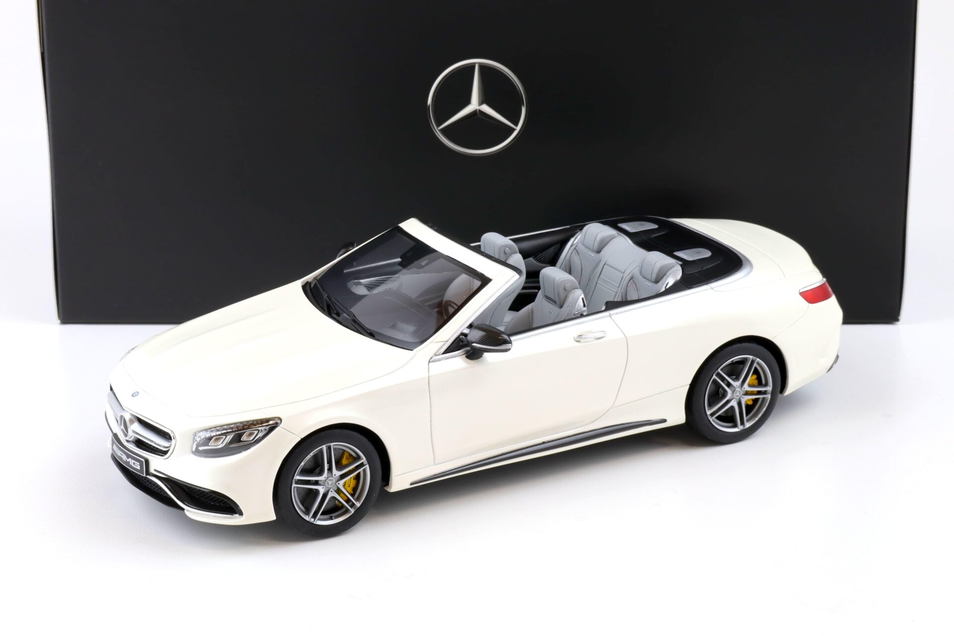 1:18 GT Spirit Mercedes S63 AMG Convertible designo diamond white DEALER VERSION