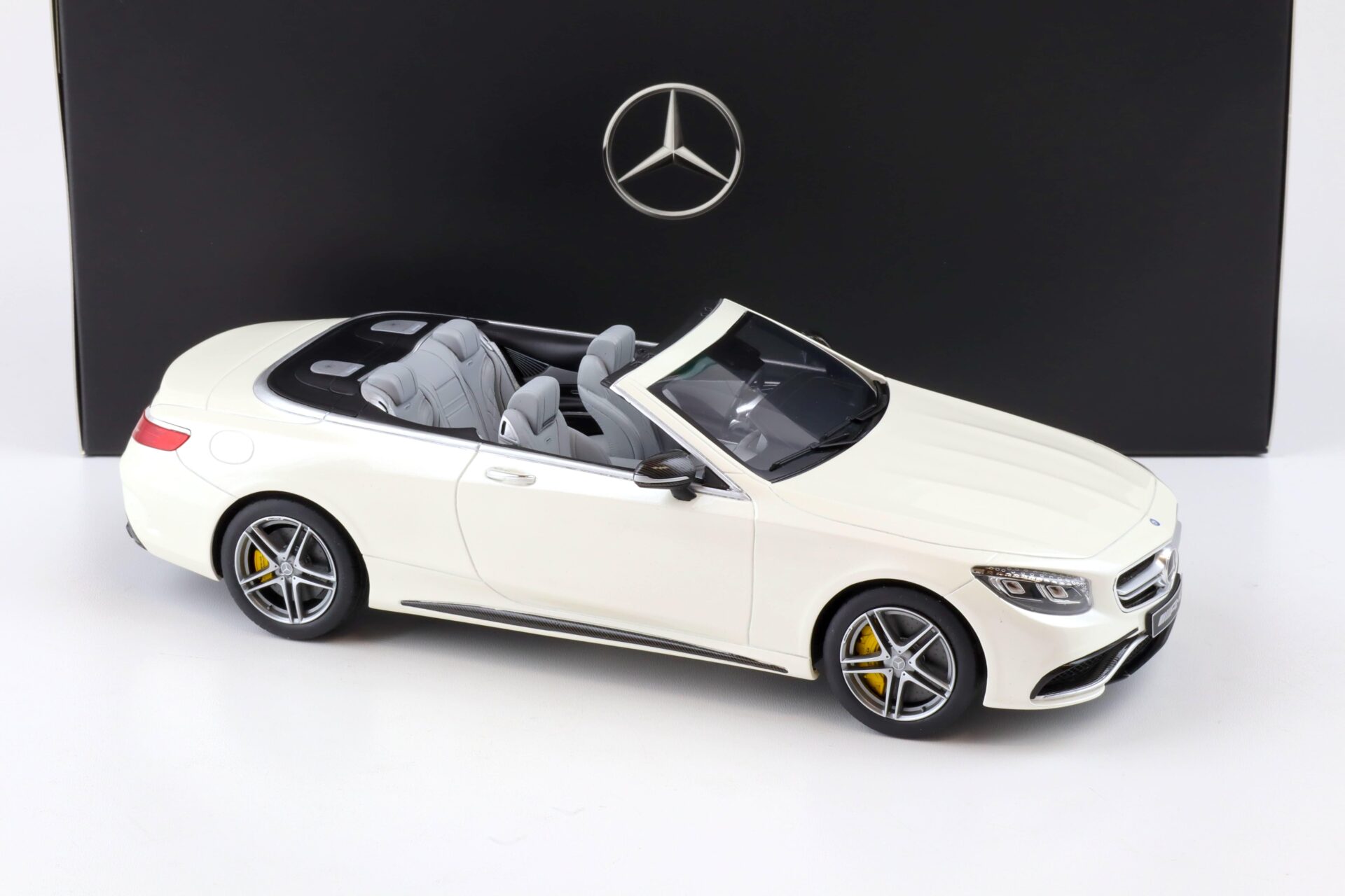1:18 GT Spirit Mercedes S63 AMG Convertible designo diamond white DEALER VERSION