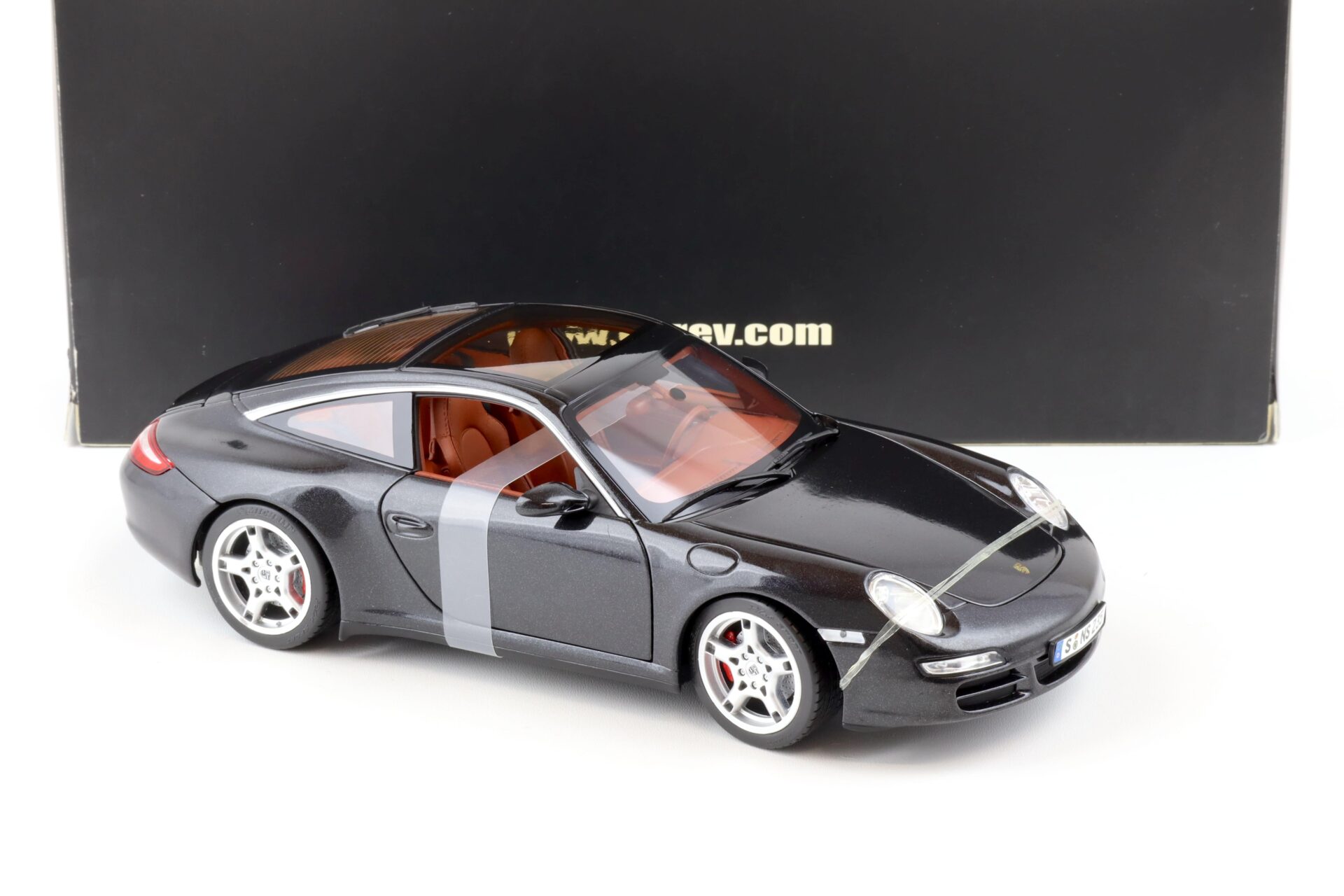 1:18 Norev Porsche 911 (997) Targa 4S Coupe black metallic