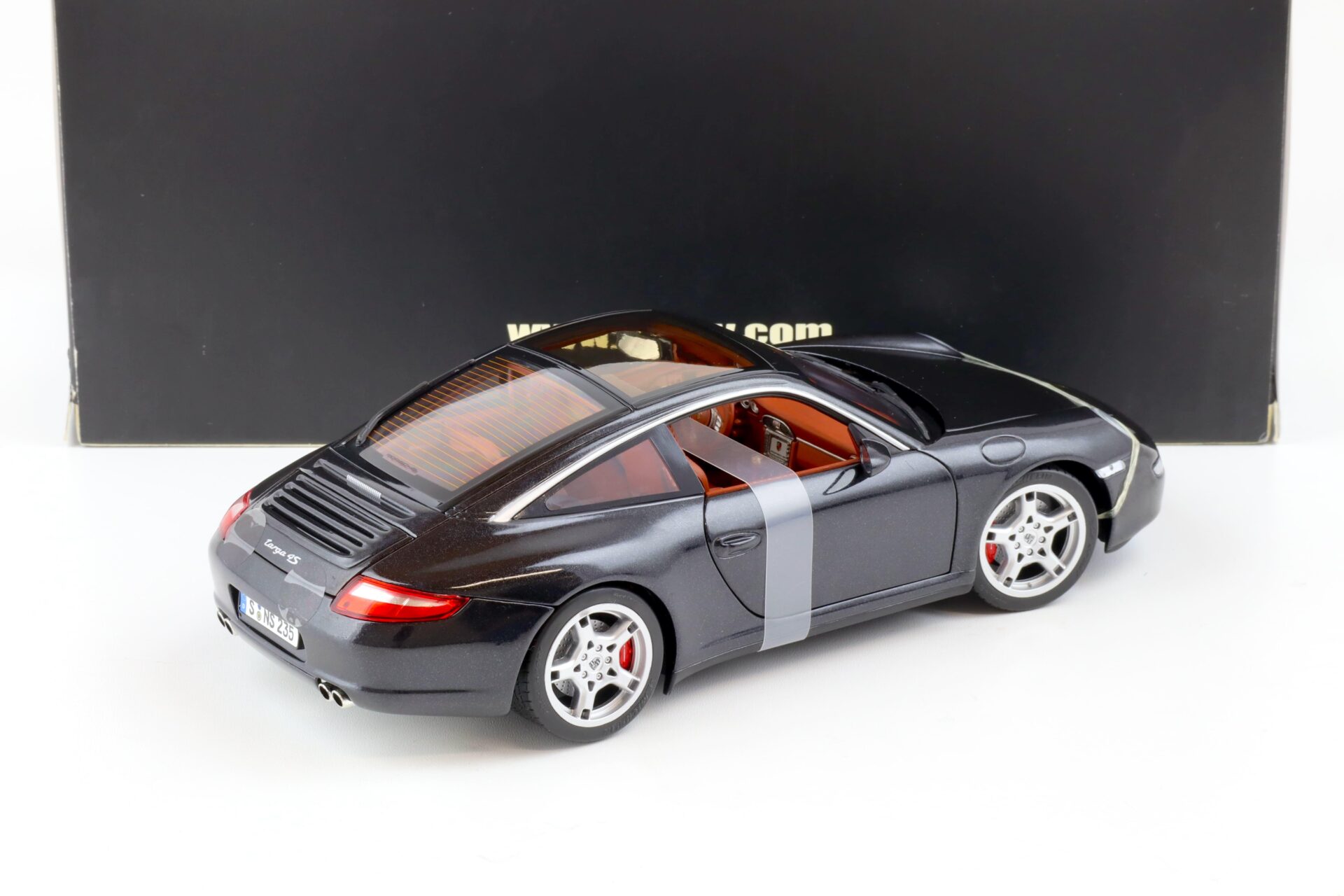 1:18 Norev Porsche 911 (997) Targa 4S Coupe black metallic