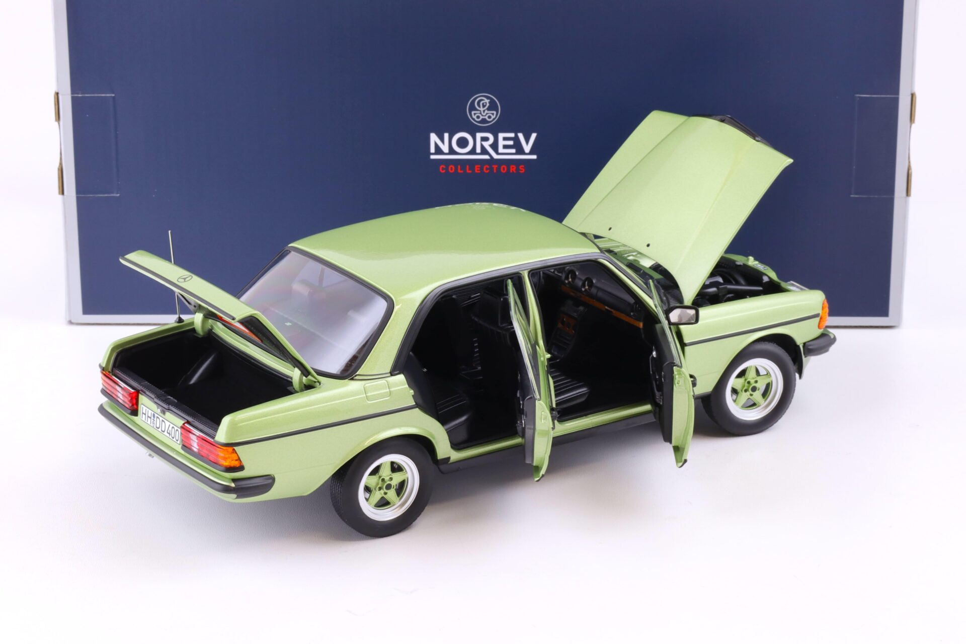 1:18 Norev Mercedes 200 W123 Limousine AMG Bodykit 1984 green metallic