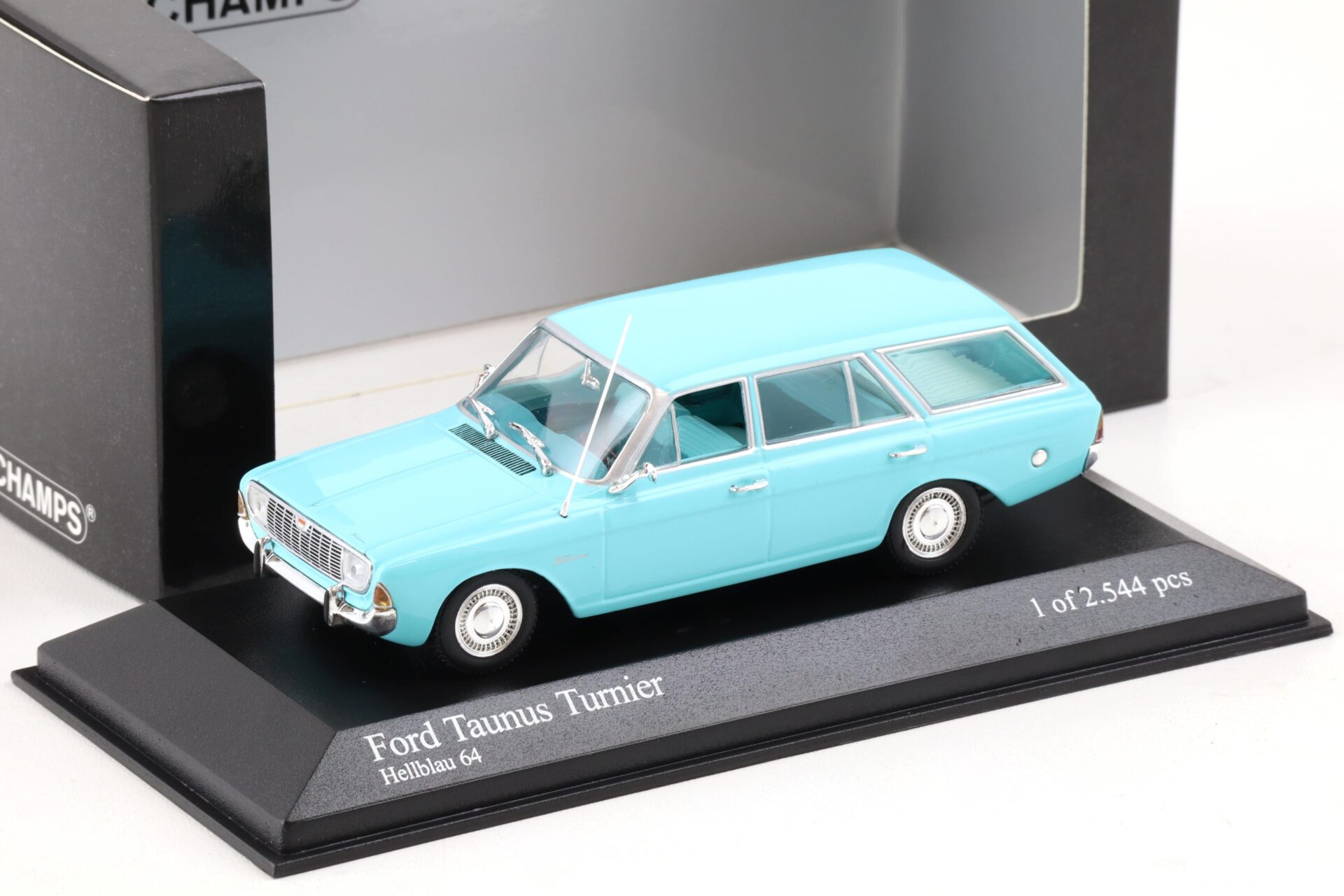 1:43 Minichamps Ford Taunus P5 Turnier light blue 64