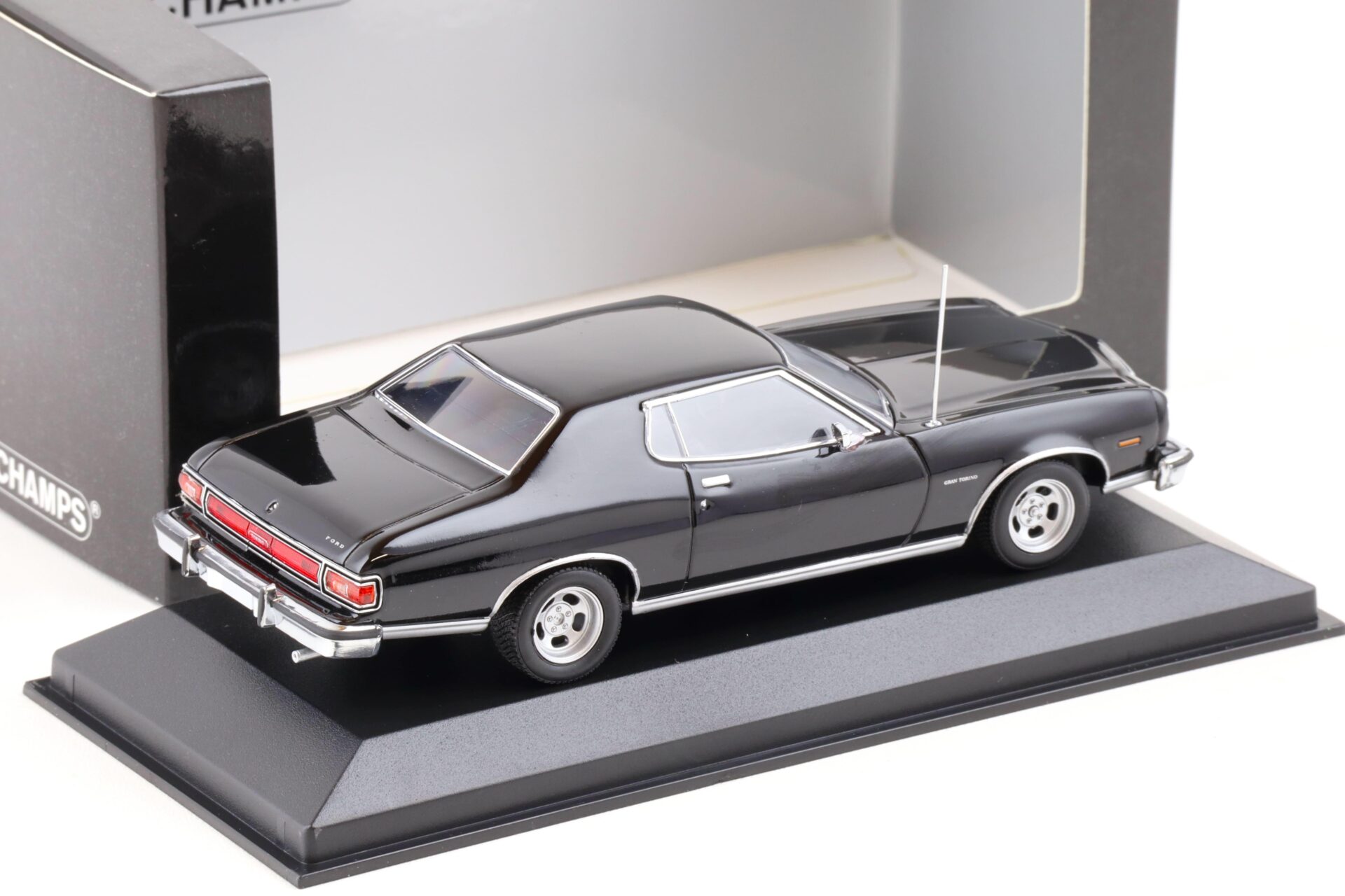 1:43 Minichamps Ford Torino Coupe 1976 black