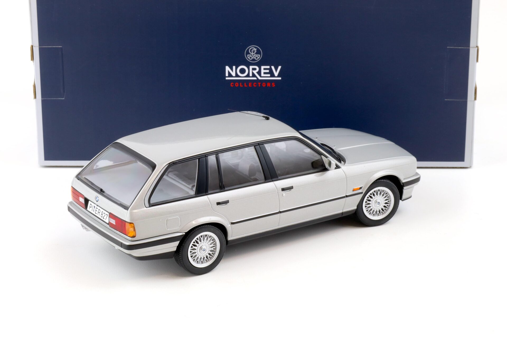 1:18 Norev BMW 325i Touring 3er E30 silver metallic 1991