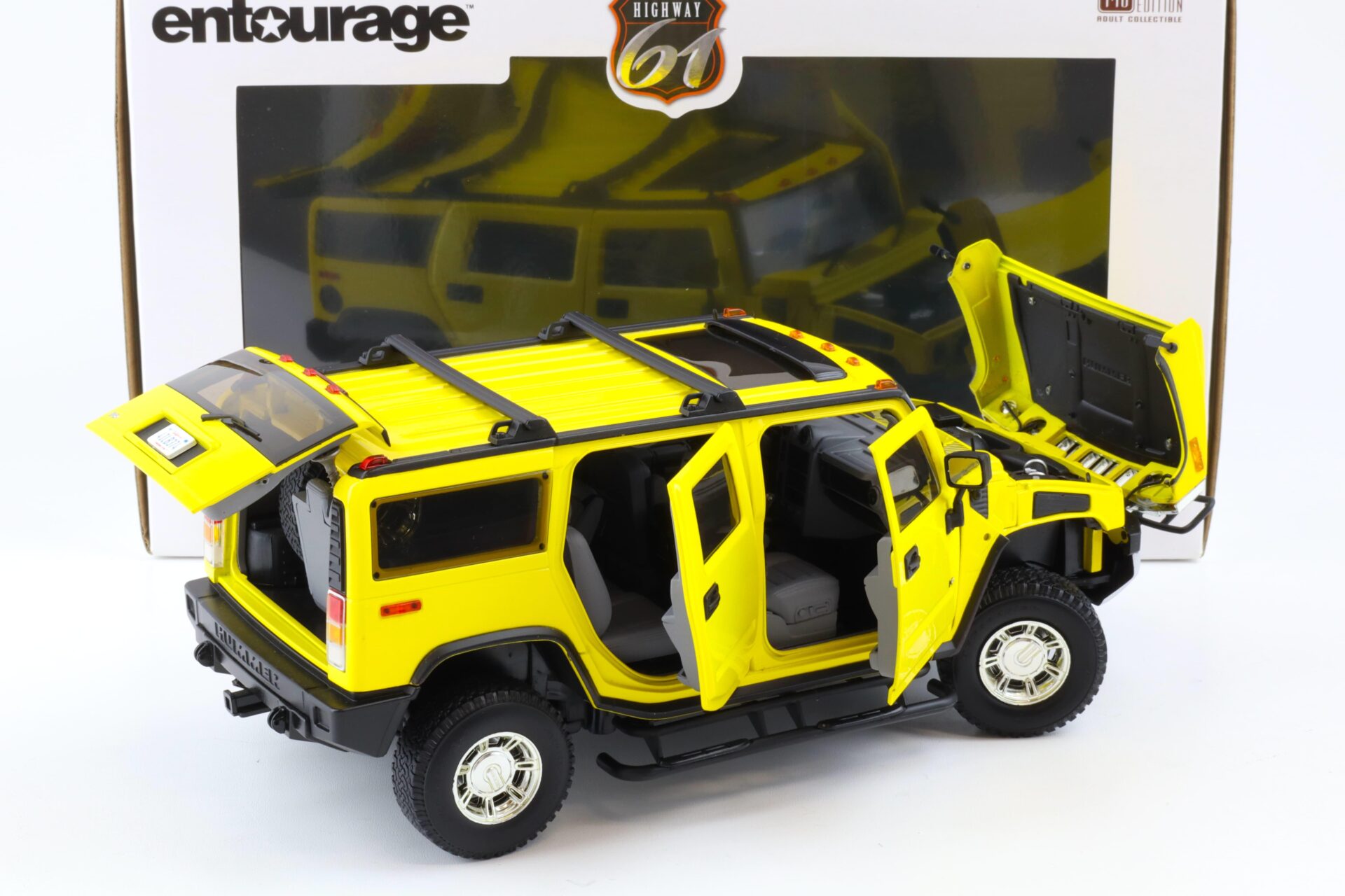 1:18 Highway61 Hummer H2 SUV 2003 ENTOURAGE yellow