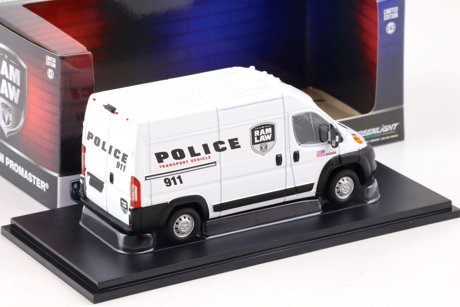 1:43 Greenlight 2018 Ram Promaster 2500 Cargo High Roof Police LAW white